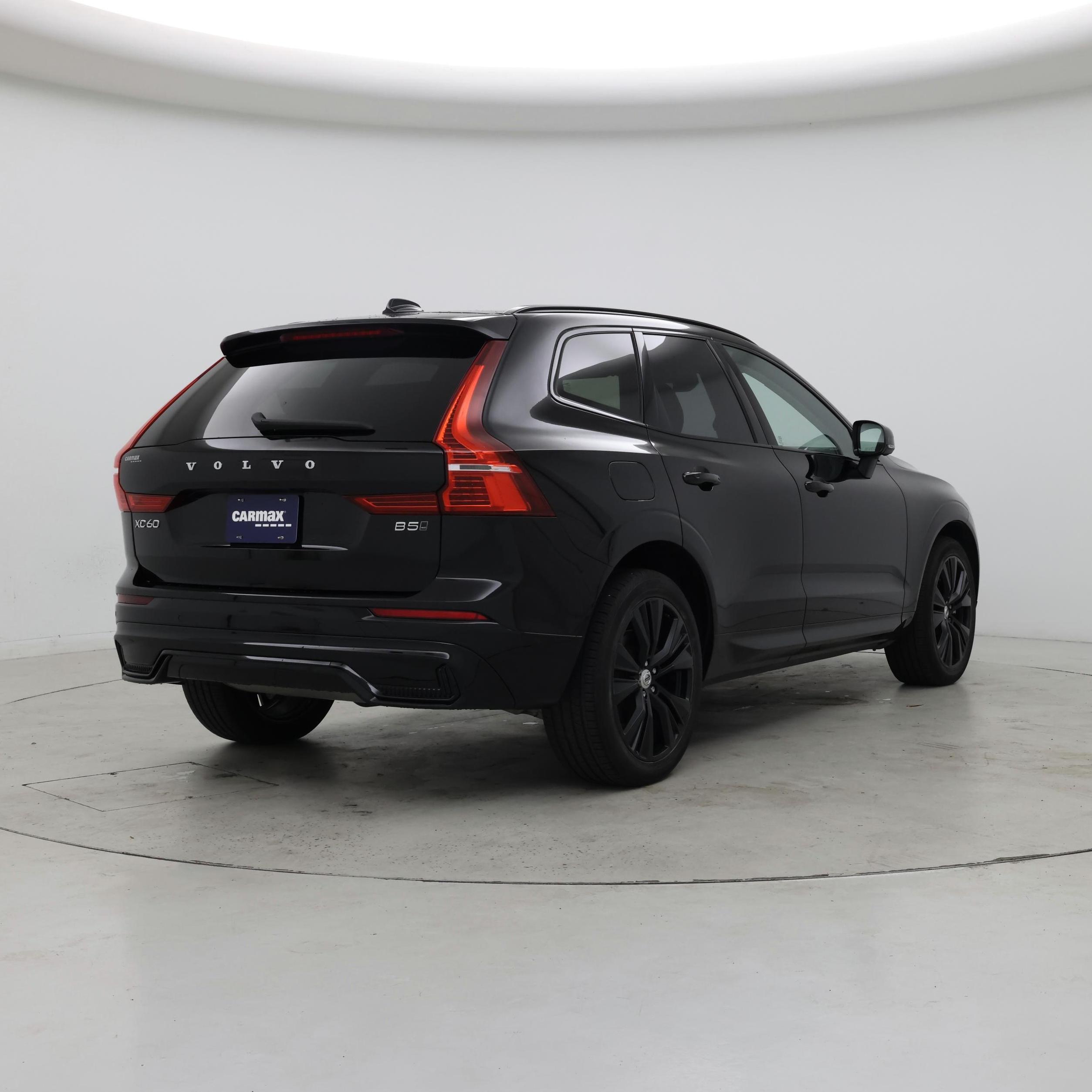 Thumbnail: 2023 Volvo XC60 - 8