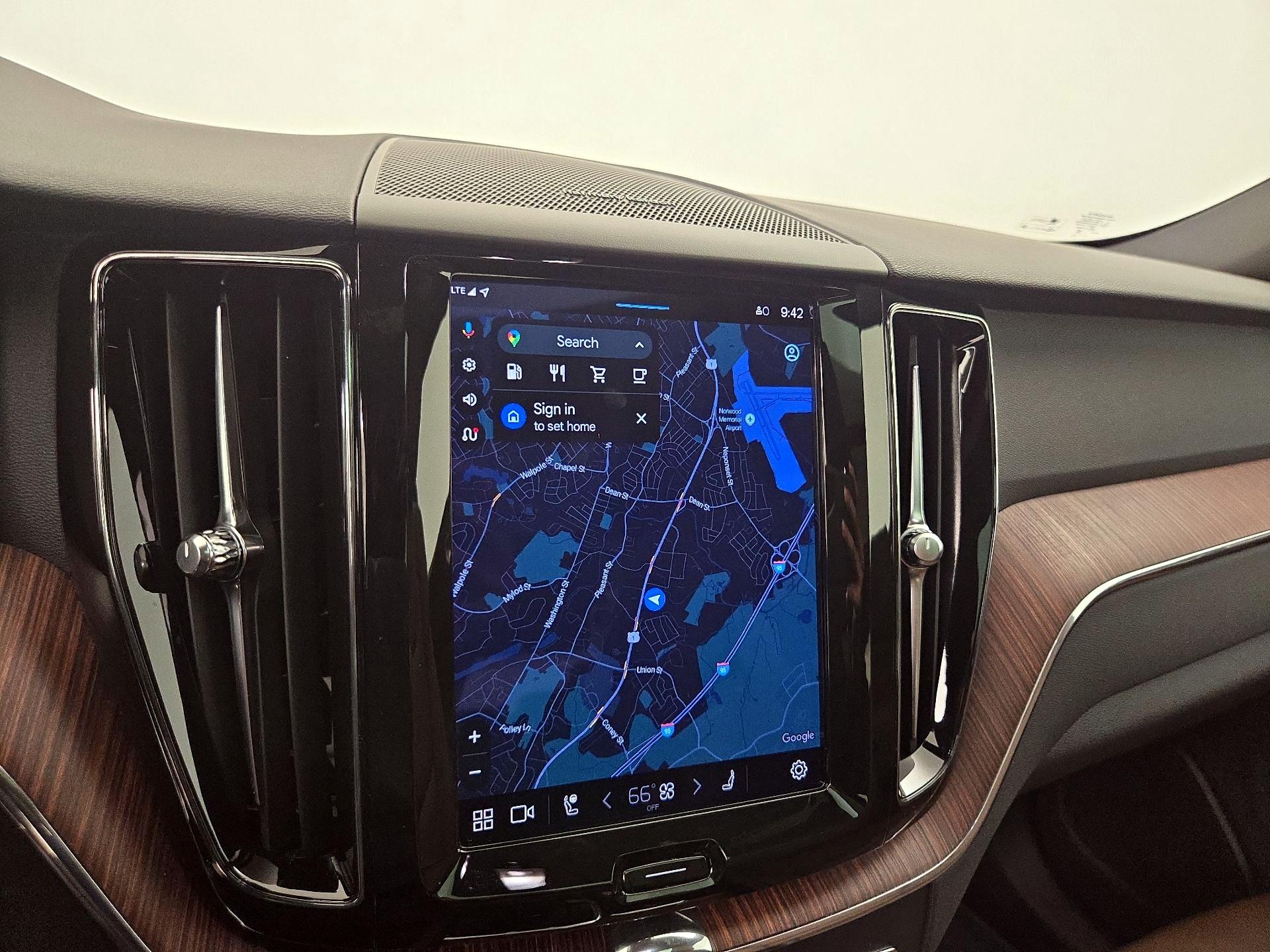 Thumbnail: 2023 Volvo XC60 - 14