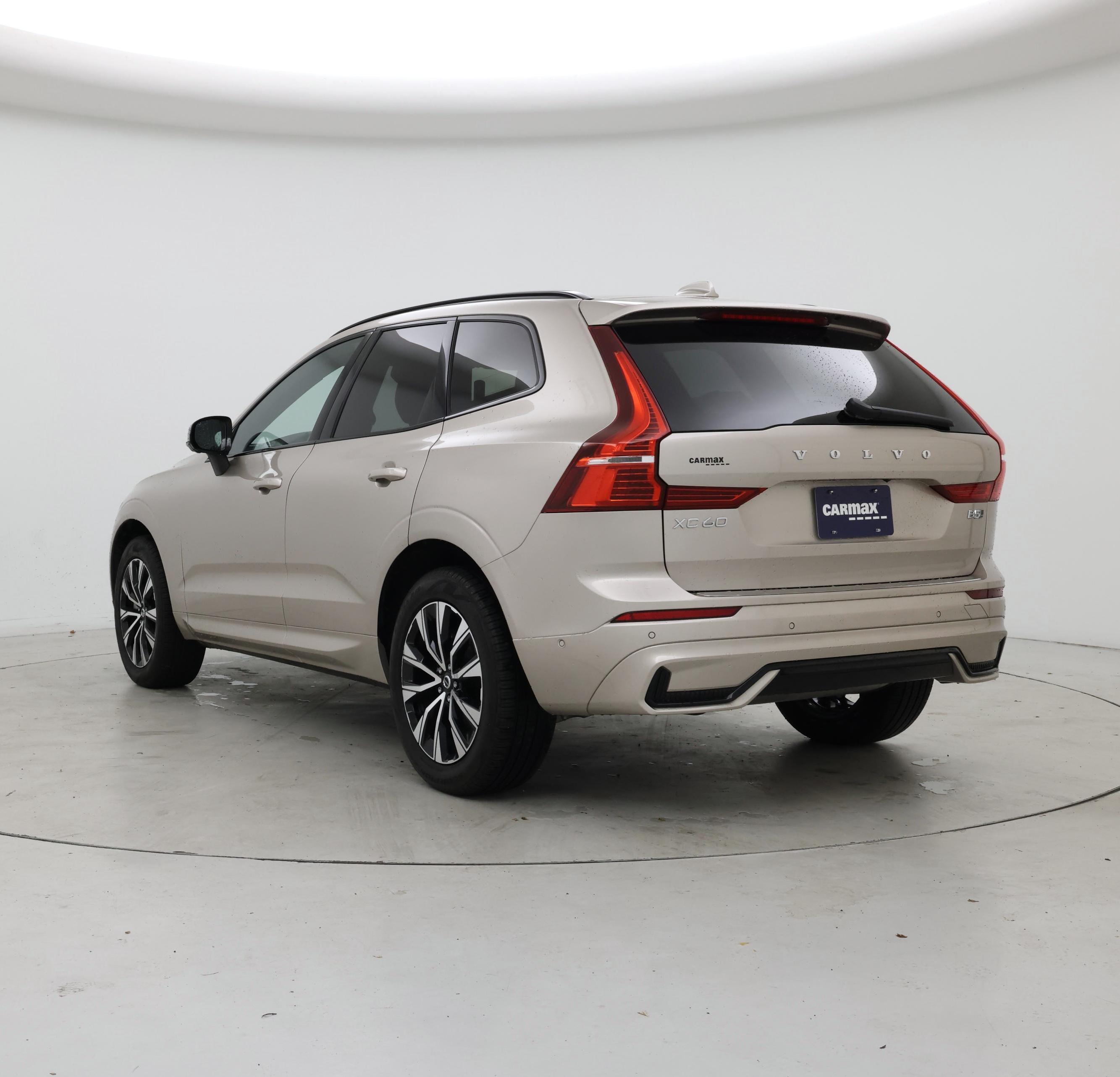 Thumbnail: 2023 Volvo XC60 - 2