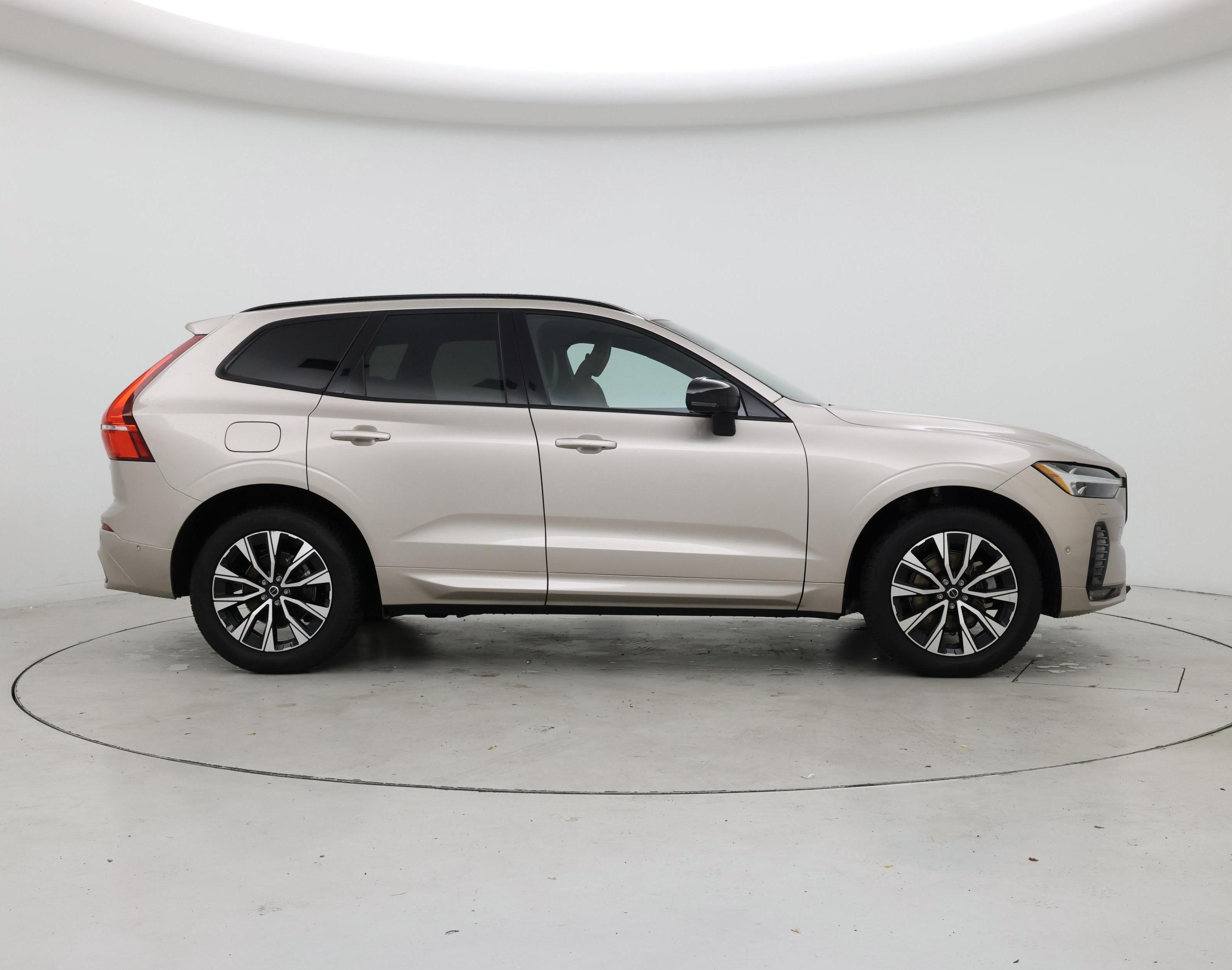 Thumbnail: 2023 Volvo XC60 - 7