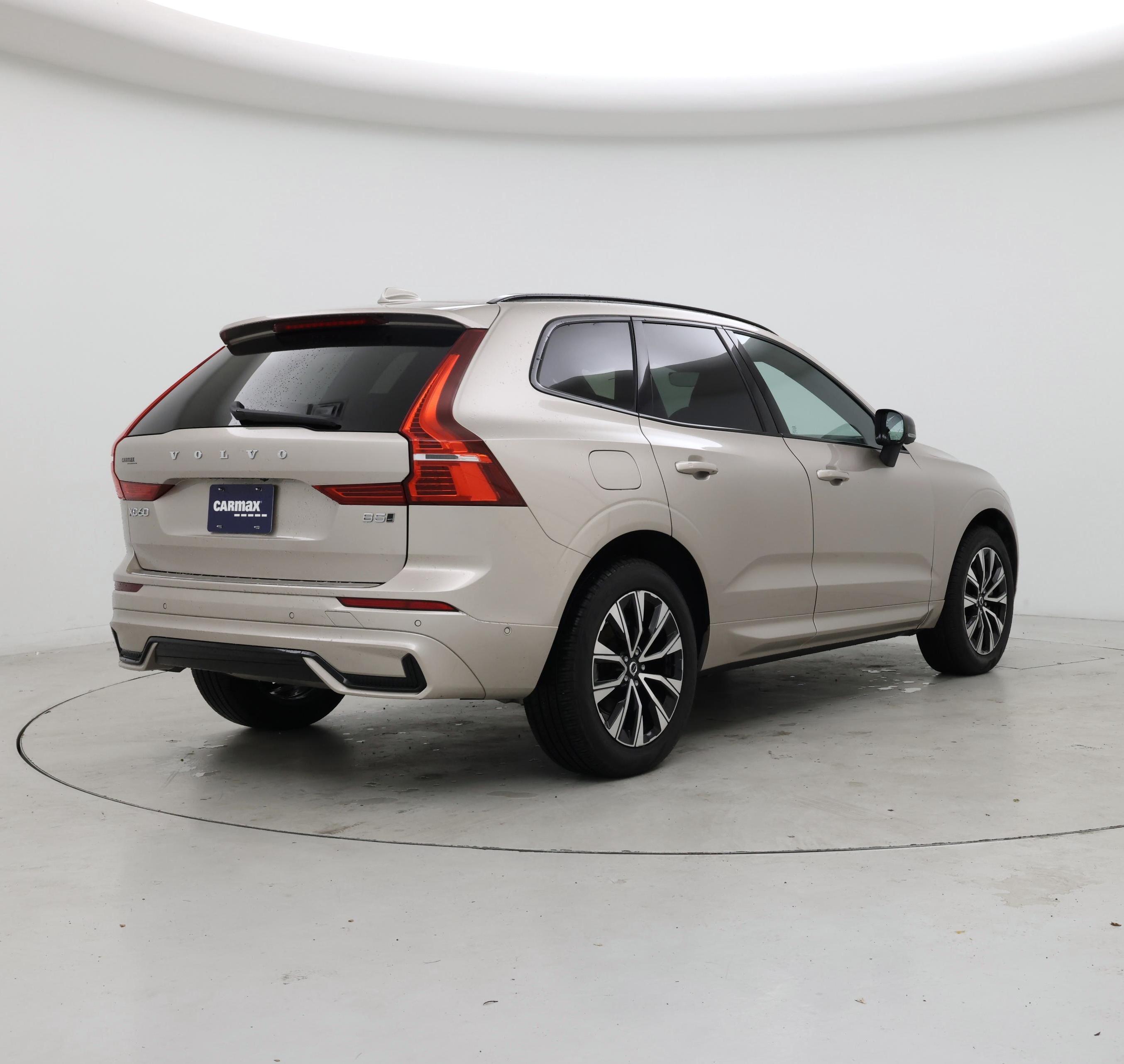 Thumbnail: 2023 Volvo XC60 - 8