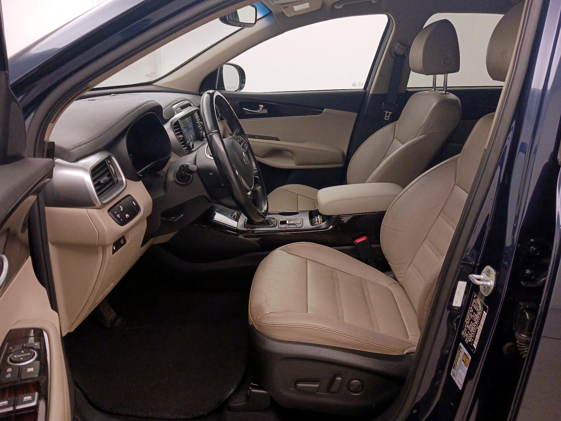 Thumbnail: 2019 Kia Sorento - 11
