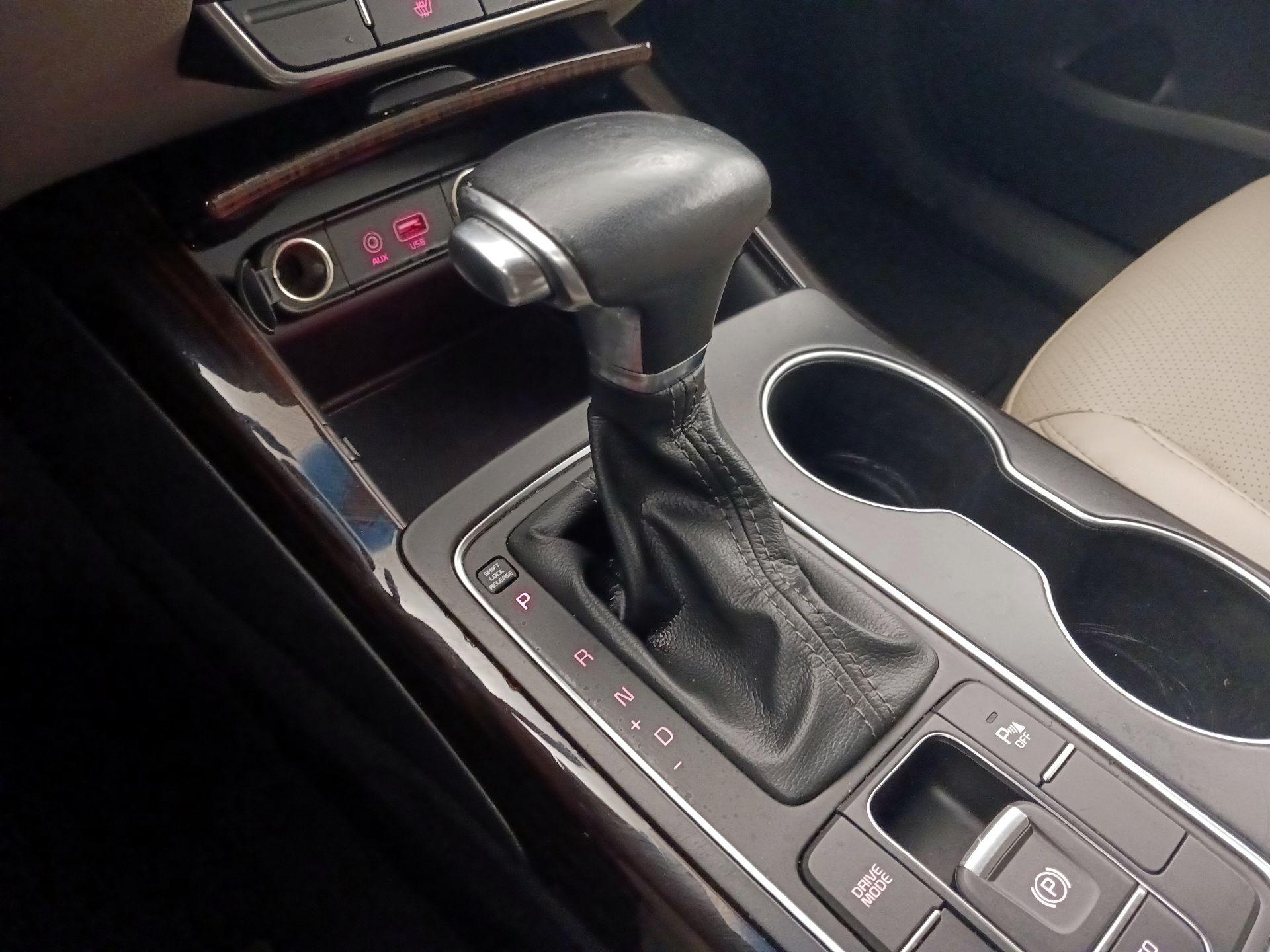 Thumbnail: 2019 Kia Sorento - 17