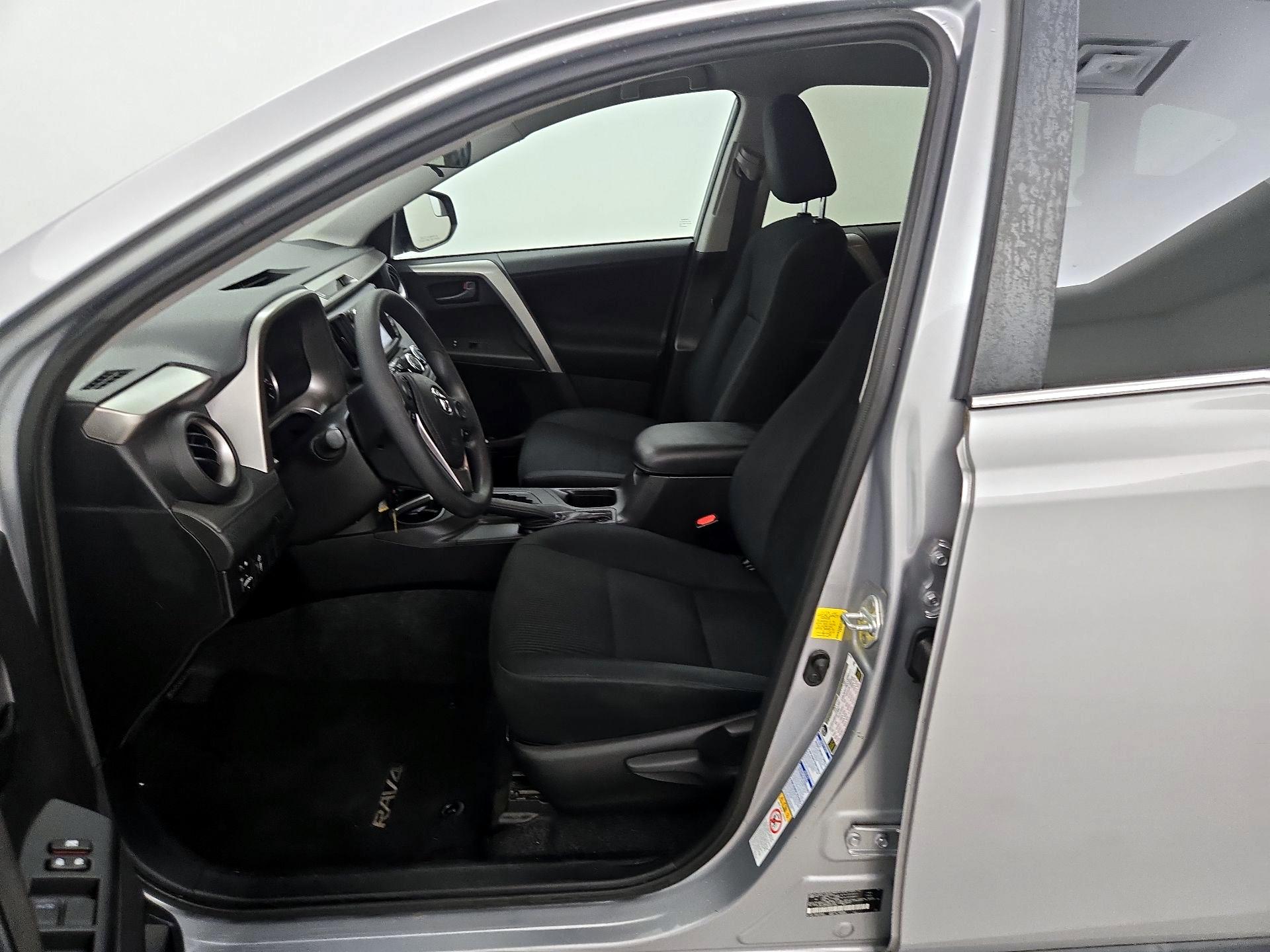 Thumbnail: 2016 Toyota RAV4 - 11