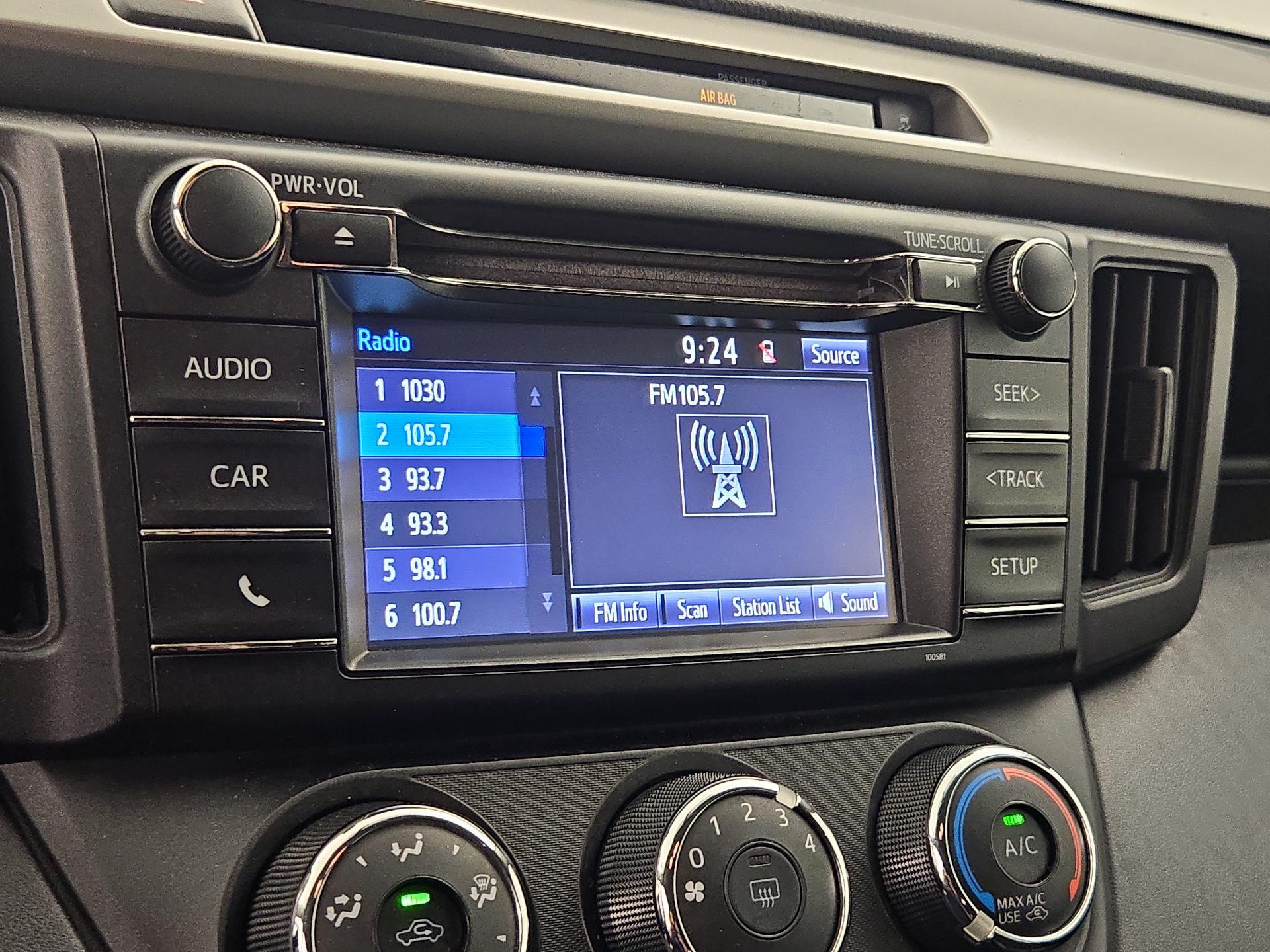 Thumbnail: 2016 Toyota RAV4 - 15
