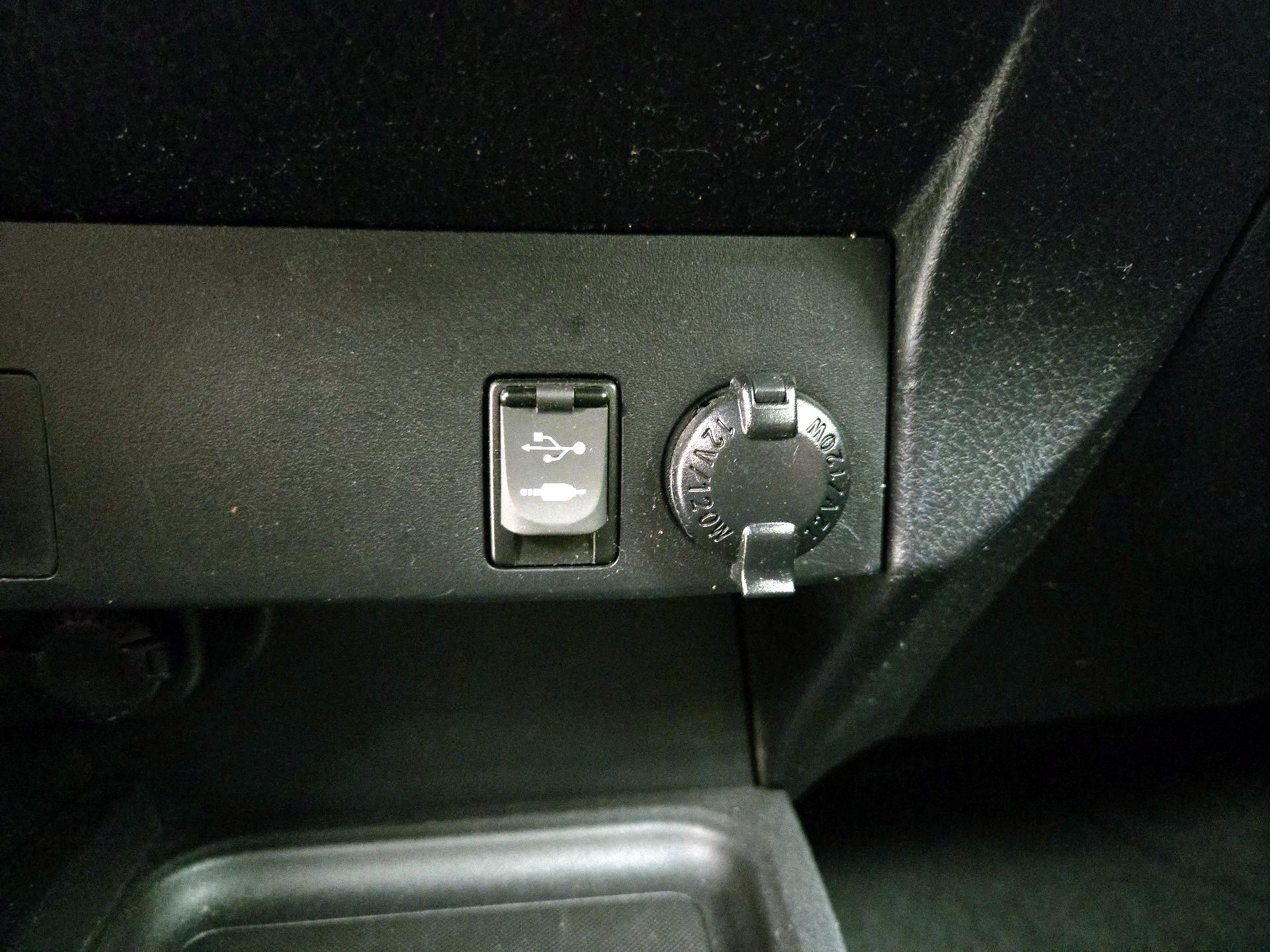 Thumbnail: 2016 Toyota RAV4 - 18