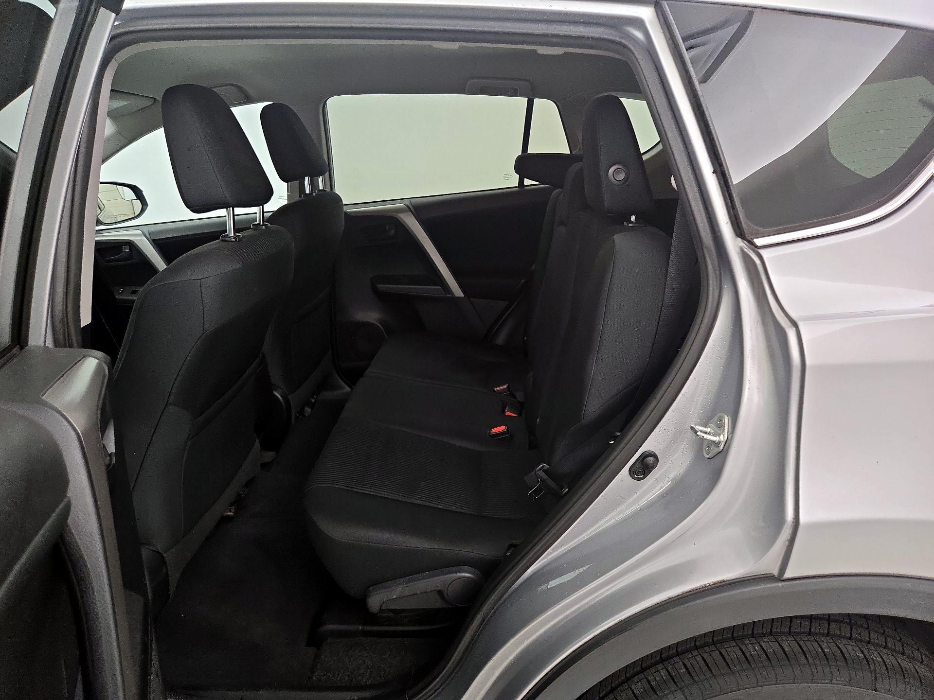 Thumbnail: 2016 Toyota RAV4 - 19