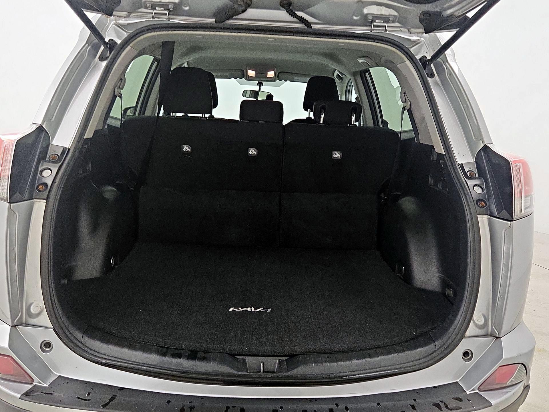 Thumbnail: 2016 Toyota RAV4 - 20