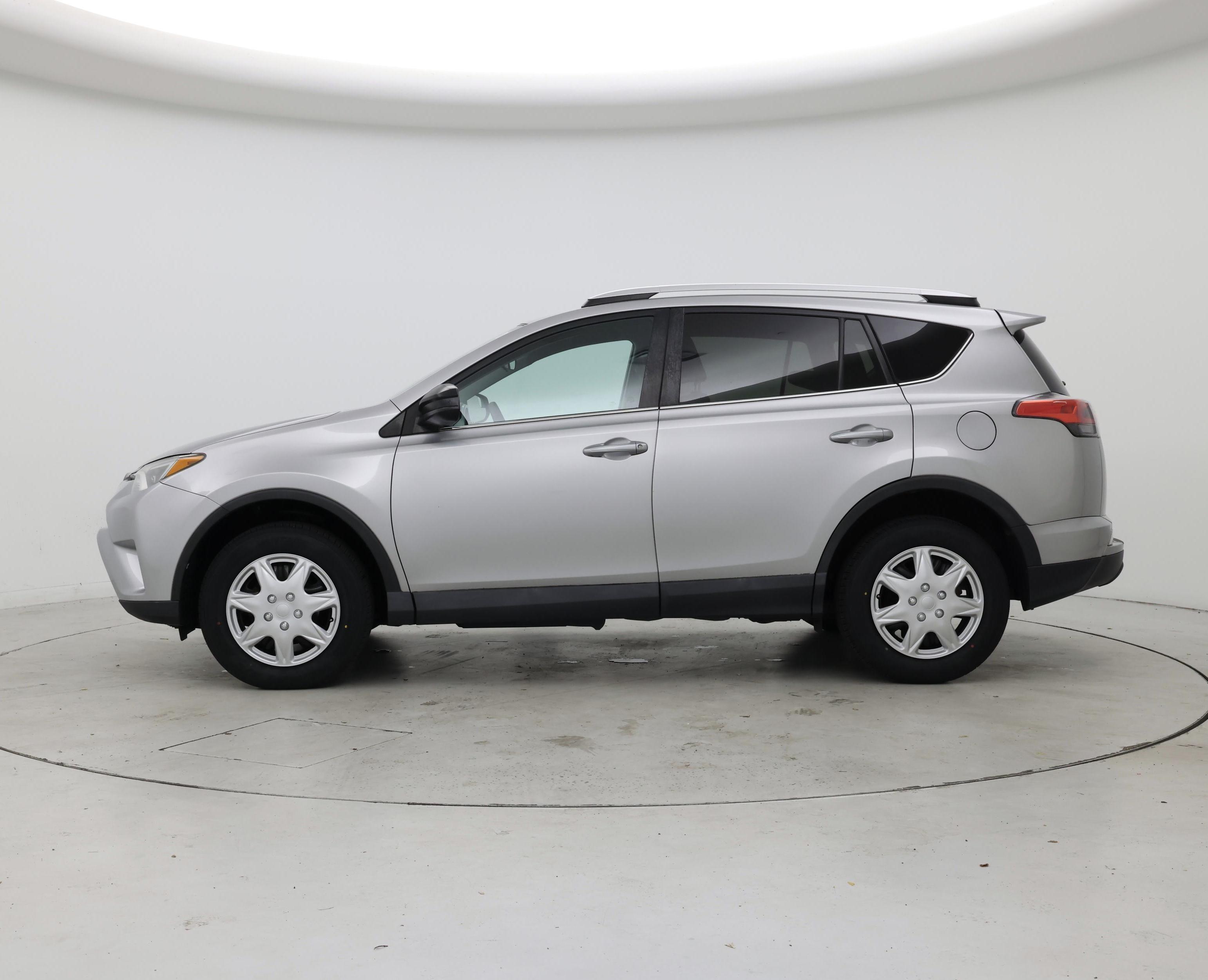 Thumbnail: 2016 Toyota RAV4 - 3