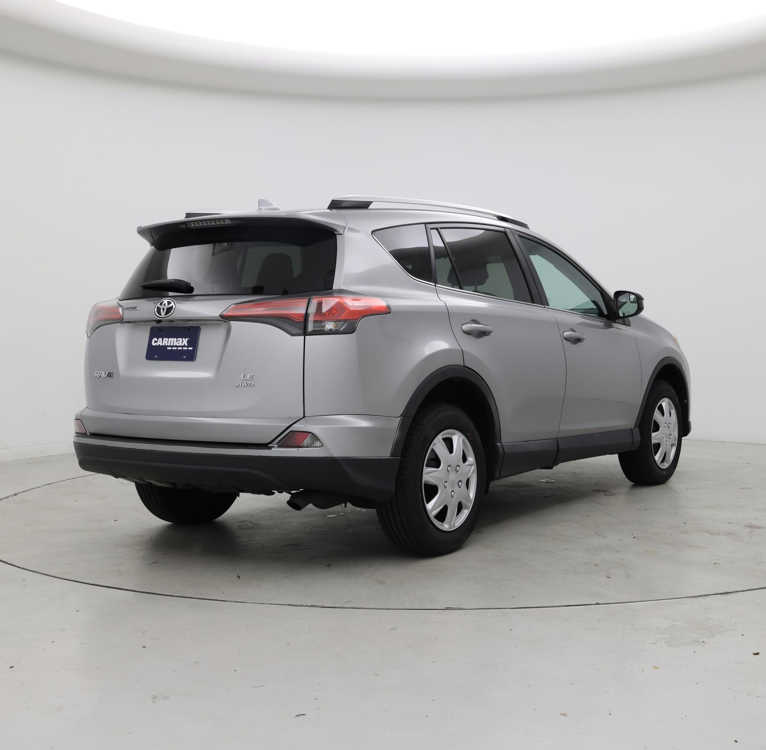 Thumbnail: 2016 Toyota RAV4 - 8