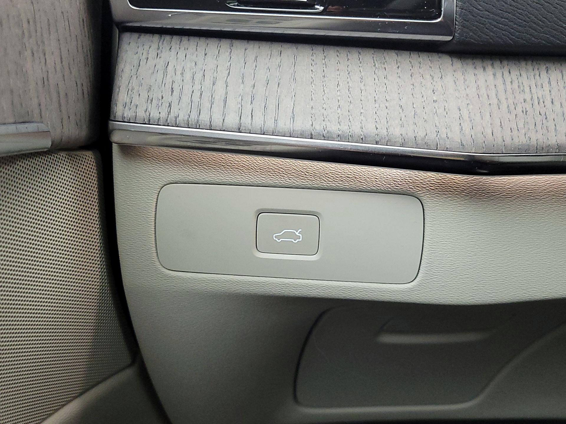 Thumbnail: 2023 Volvo XC90 - 13