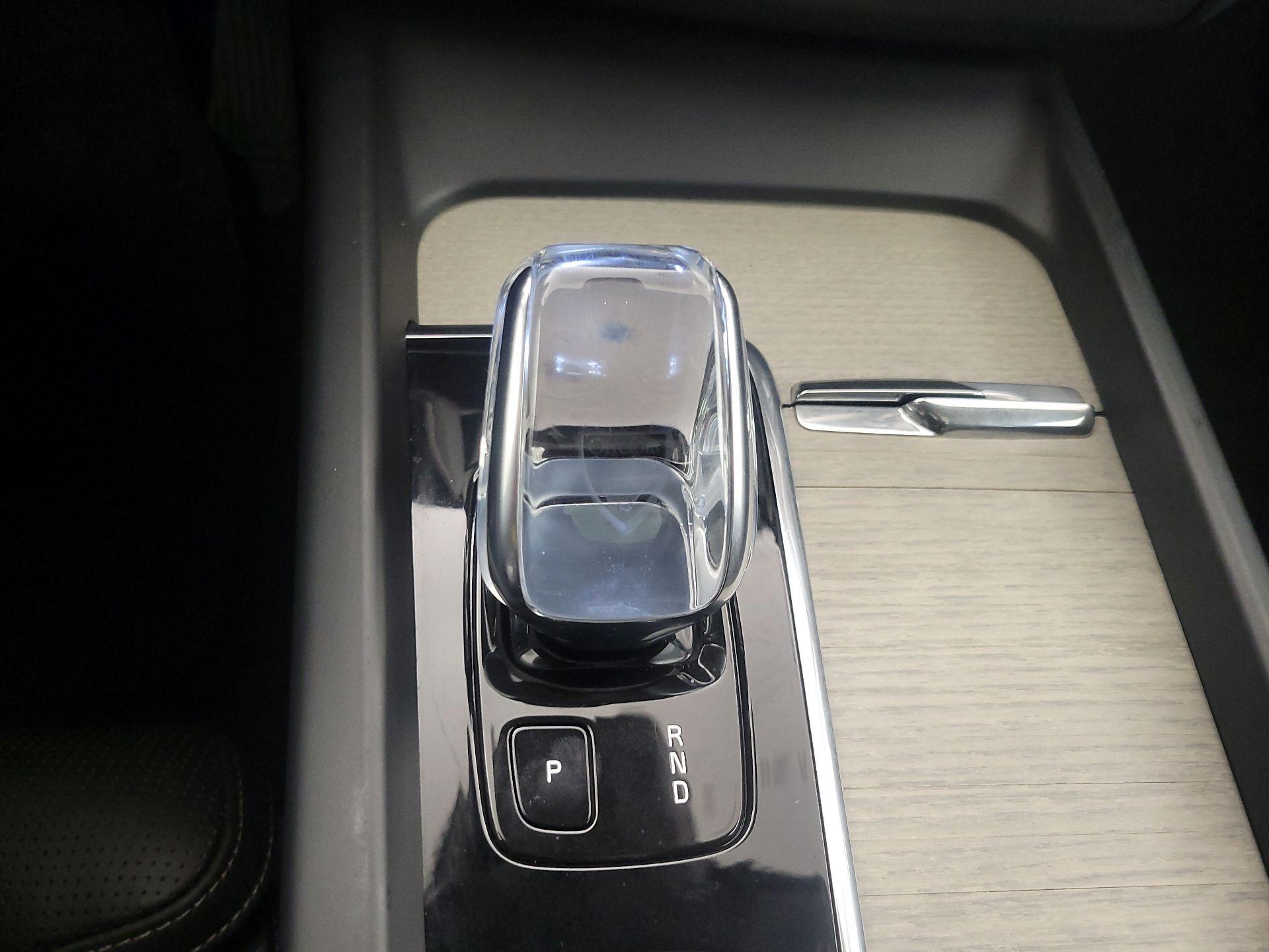 Thumbnail: 2022 Volvo XC60 - 18