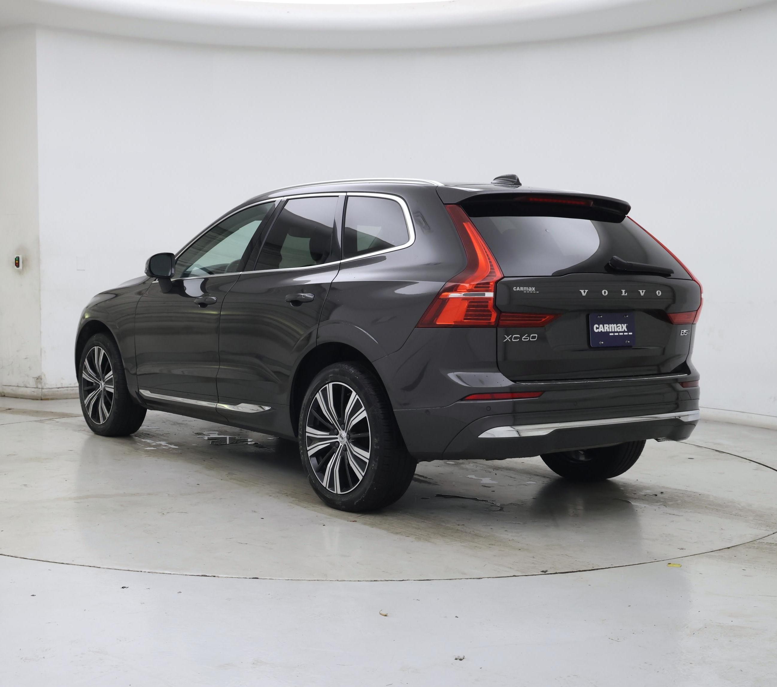 Thumbnail: 2022 Volvo XC60 - 2