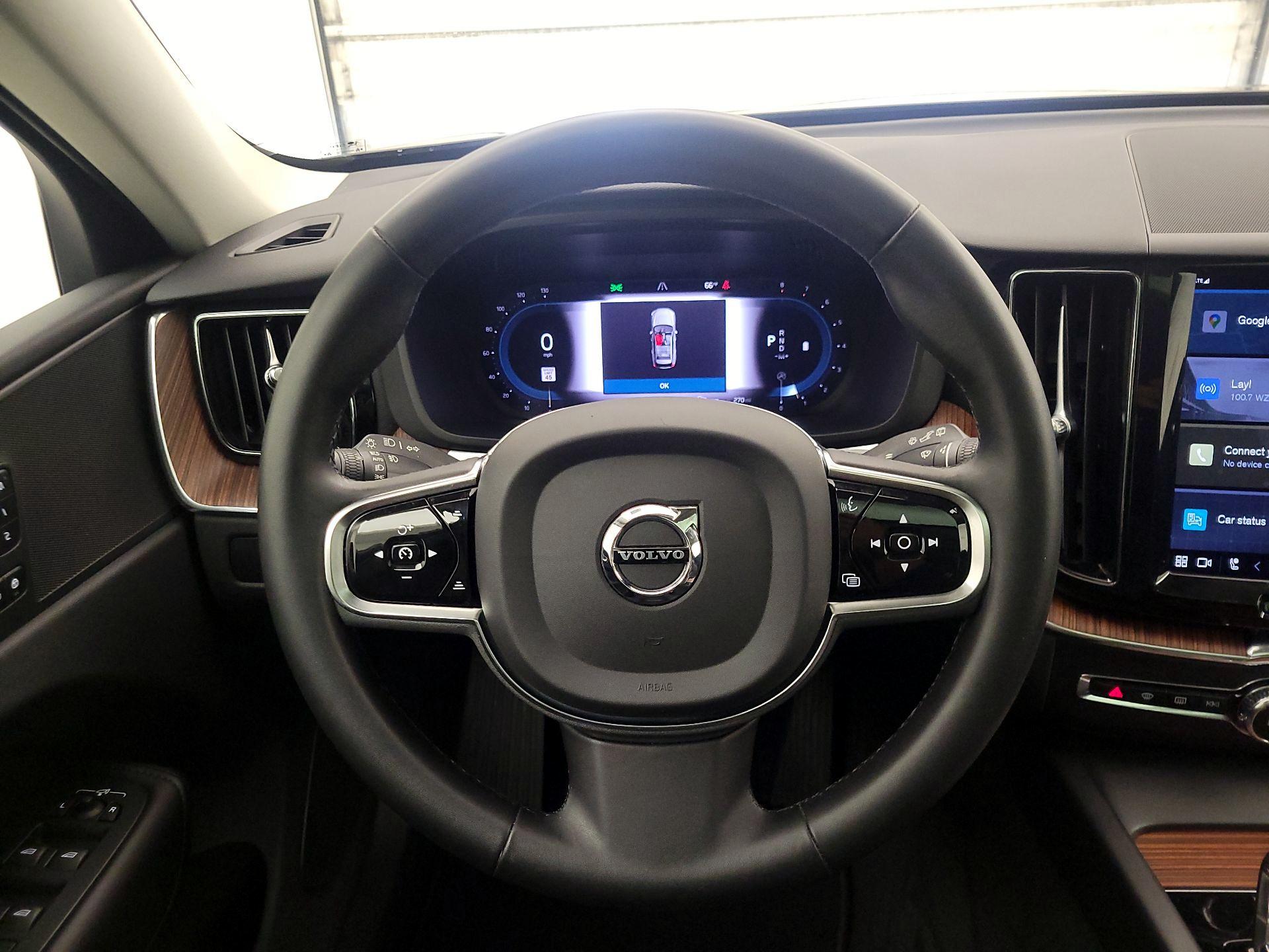 Thumbnail: 2023 Volvo XC60 - 10