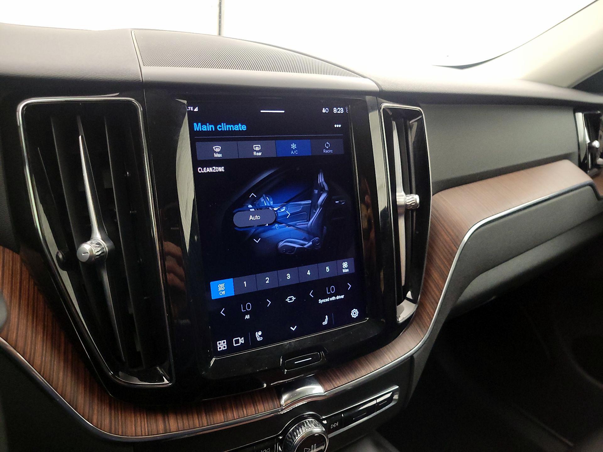 Thumbnail: 2023 Volvo XC60 - 16