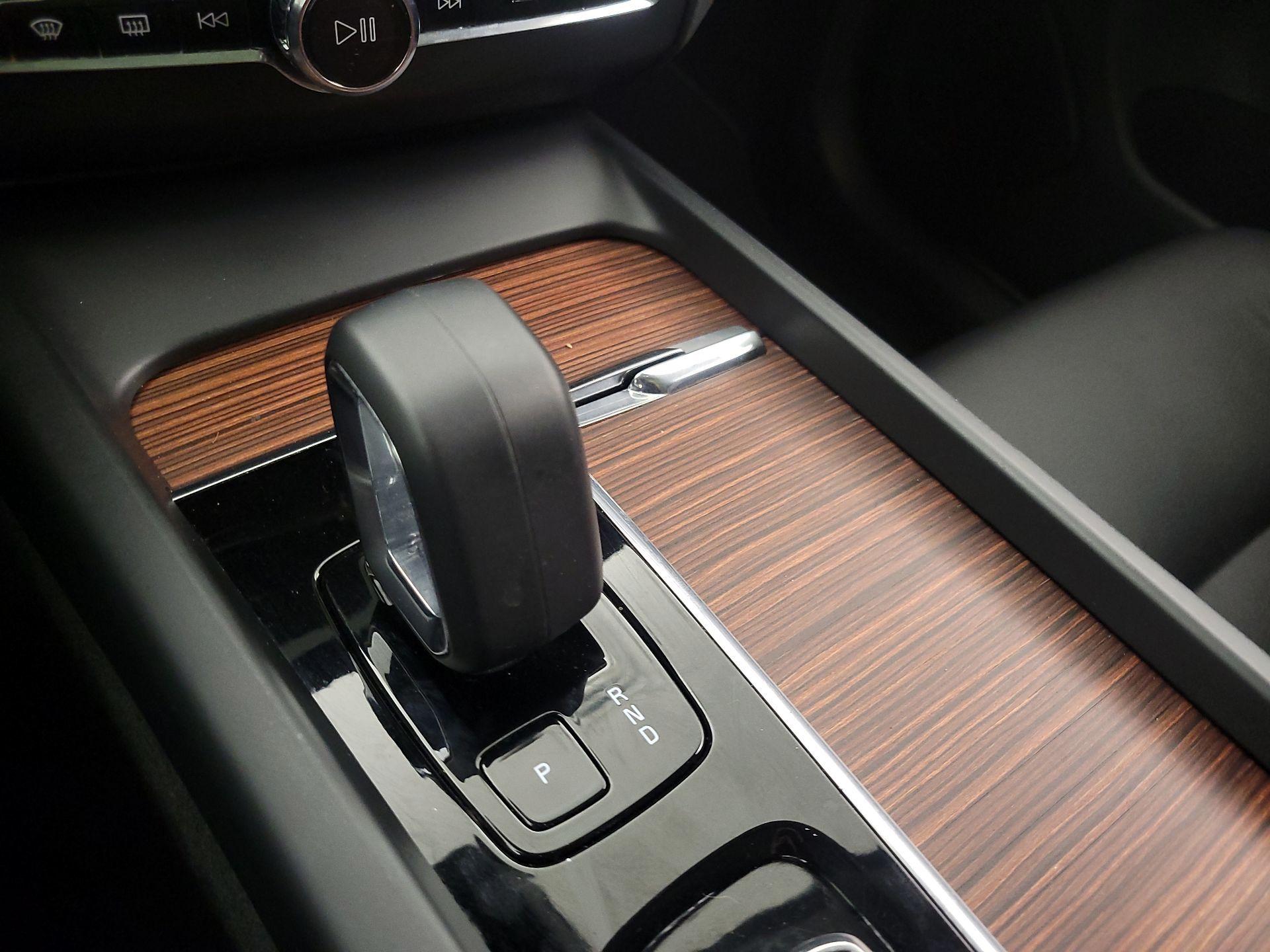 Thumbnail: 2023 Volvo XC60 - 17