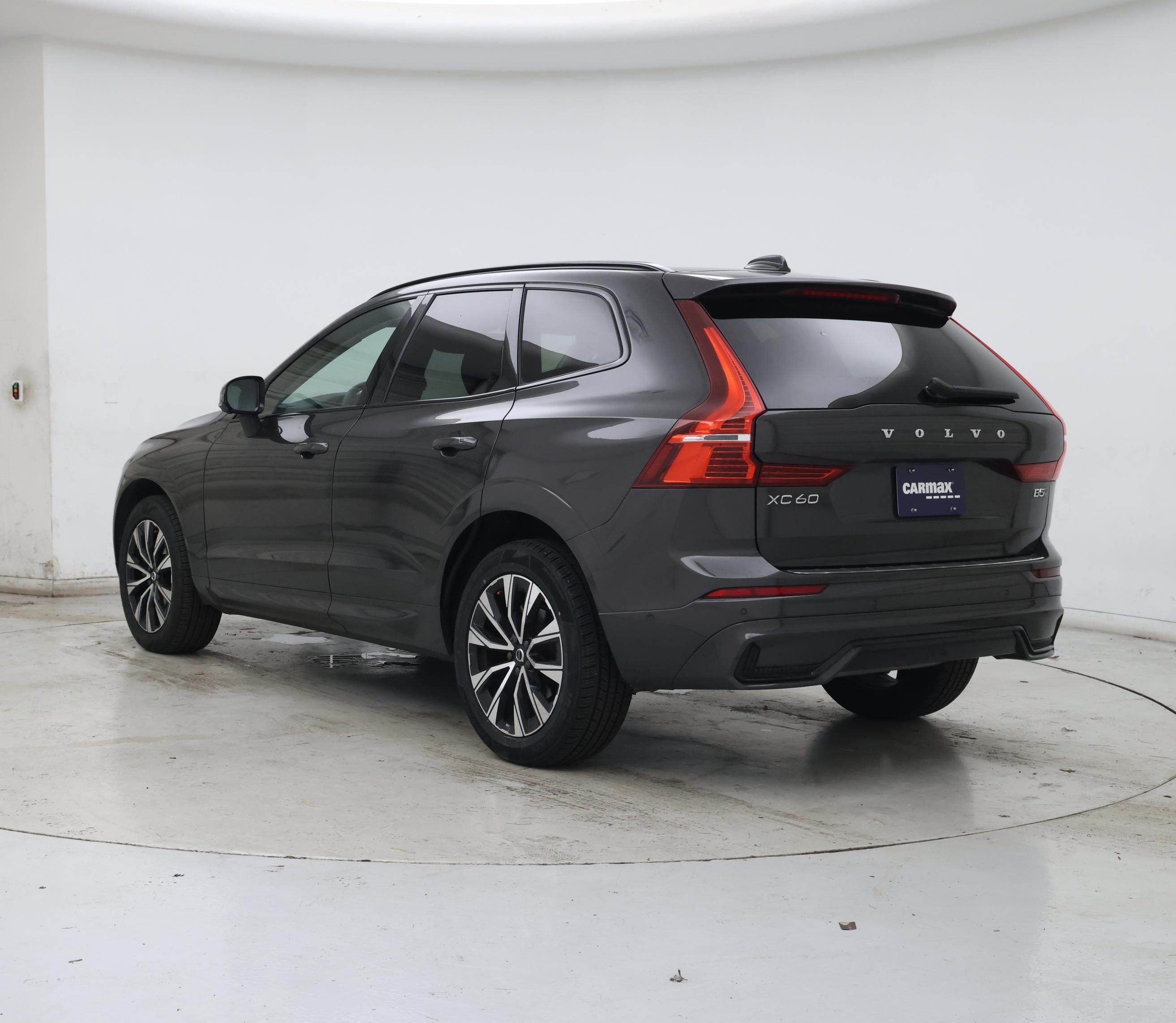 Thumbnail: 2023 Volvo XC60 - 2