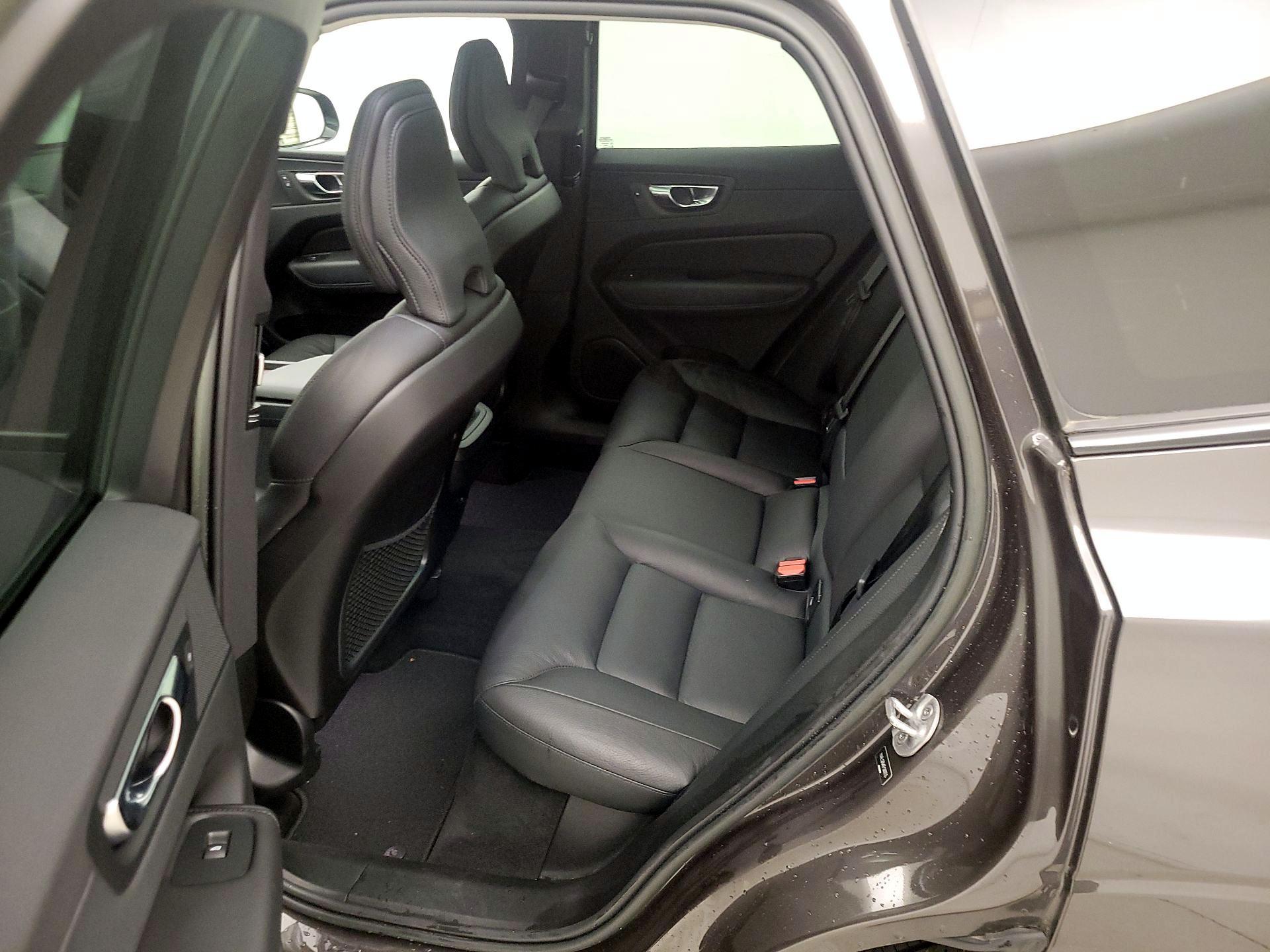 Thumbnail: 2023 Volvo XC60 - 20