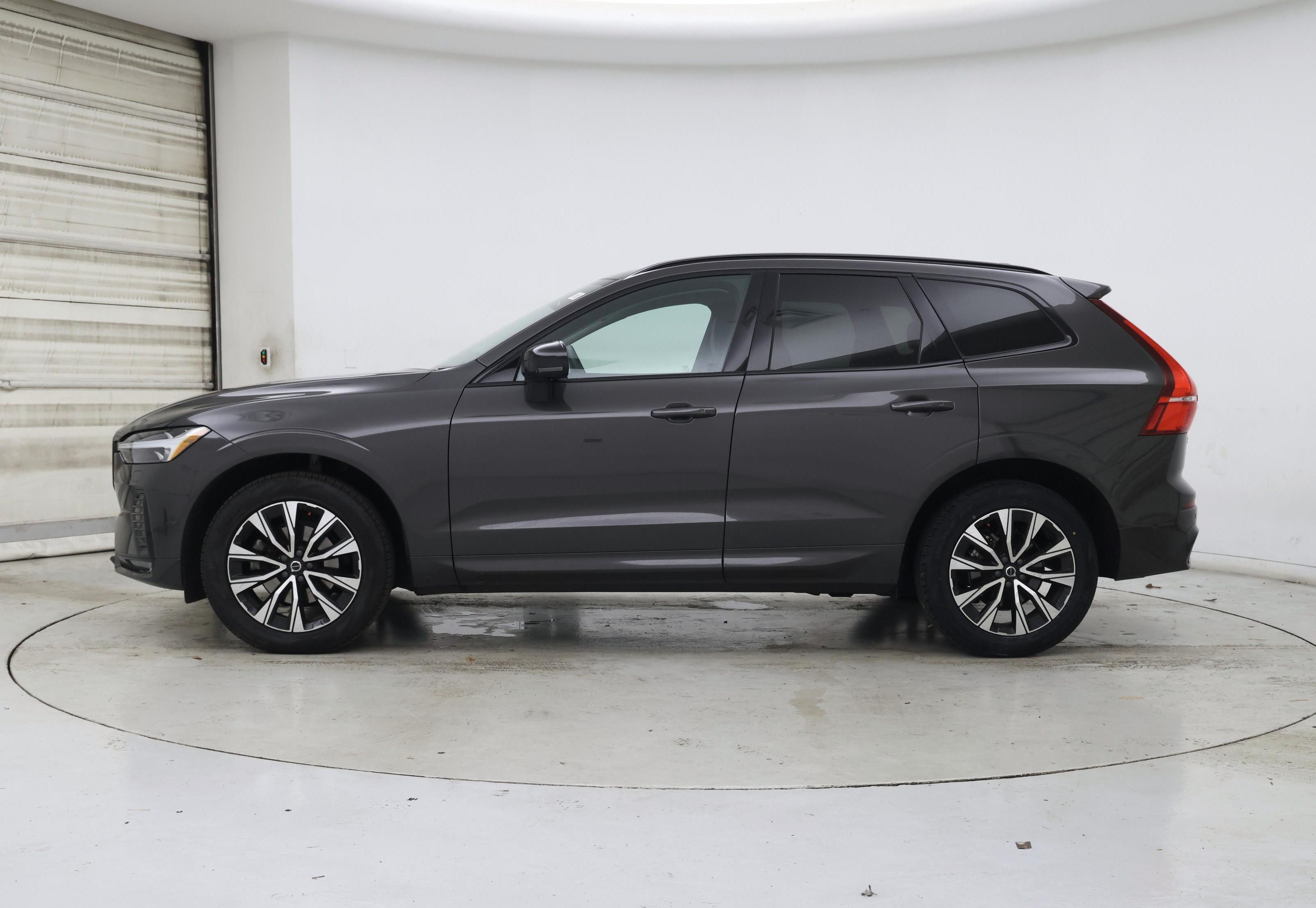 Thumbnail: 2023 Volvo XC60 - 3