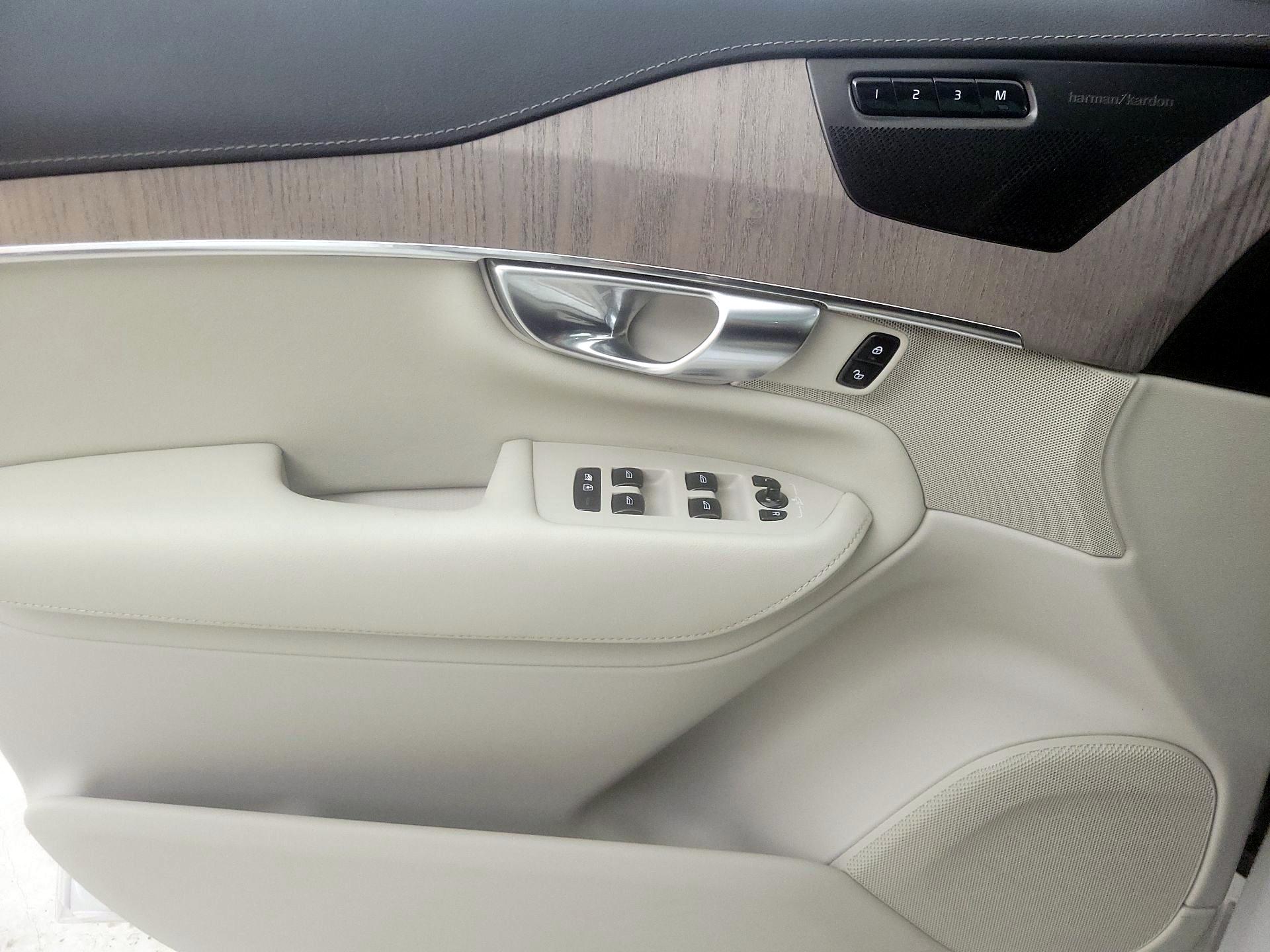 Thumbnail: 2022 Volvo XC90 - 12