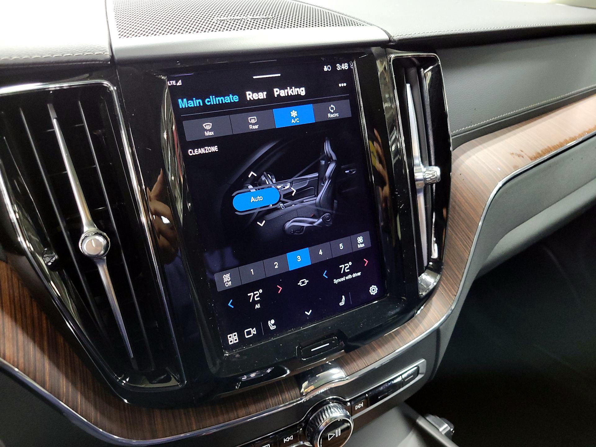 Thumbnail: 2023 Volvo XC60 - 15