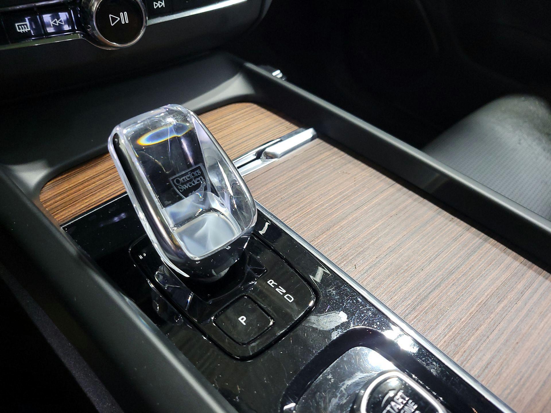 Thumbnail: 2023 Volvo XC60 - 16
