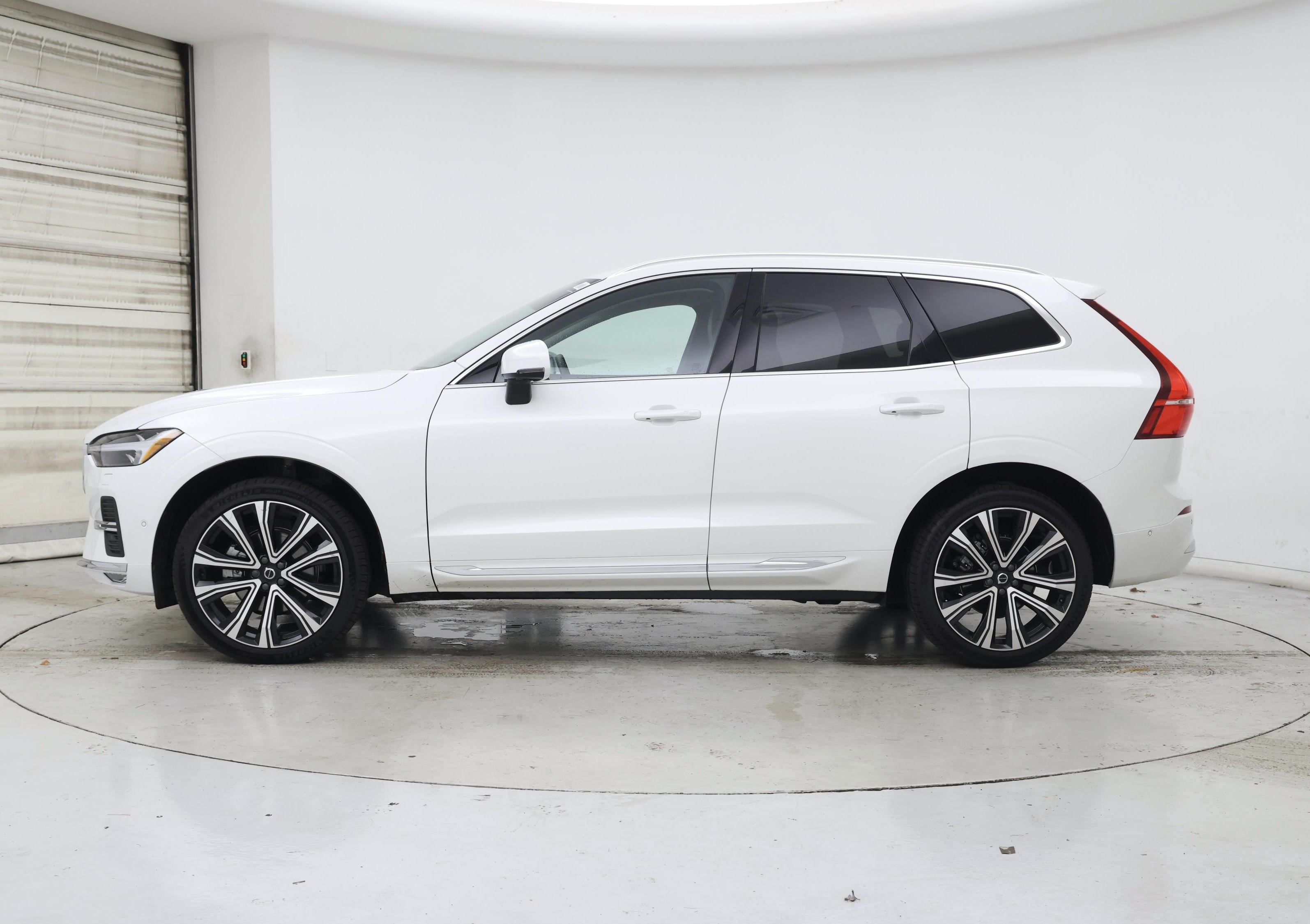 Thumbnail: 2023 Volvo XC60 - 3