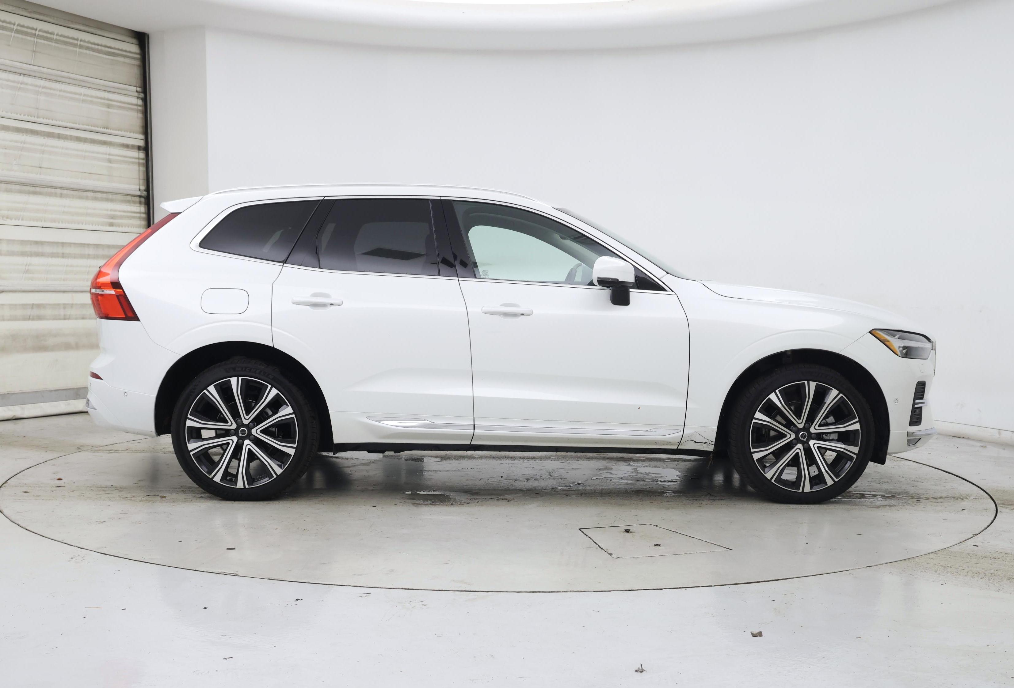 Thumbnail: 2023 Volvo XC60 - 7