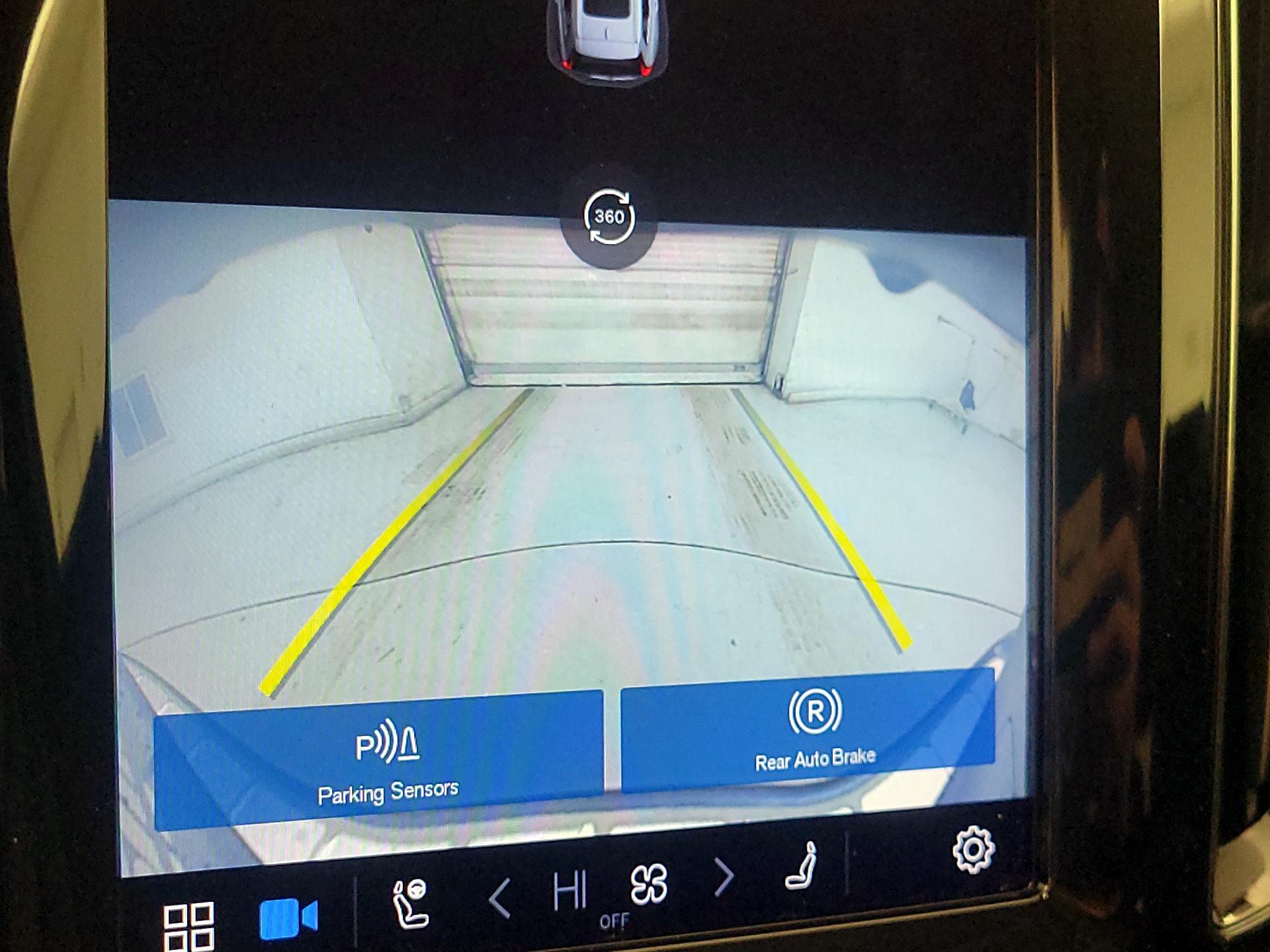 Thumbnail: 2023 Volvo XC60 - 14