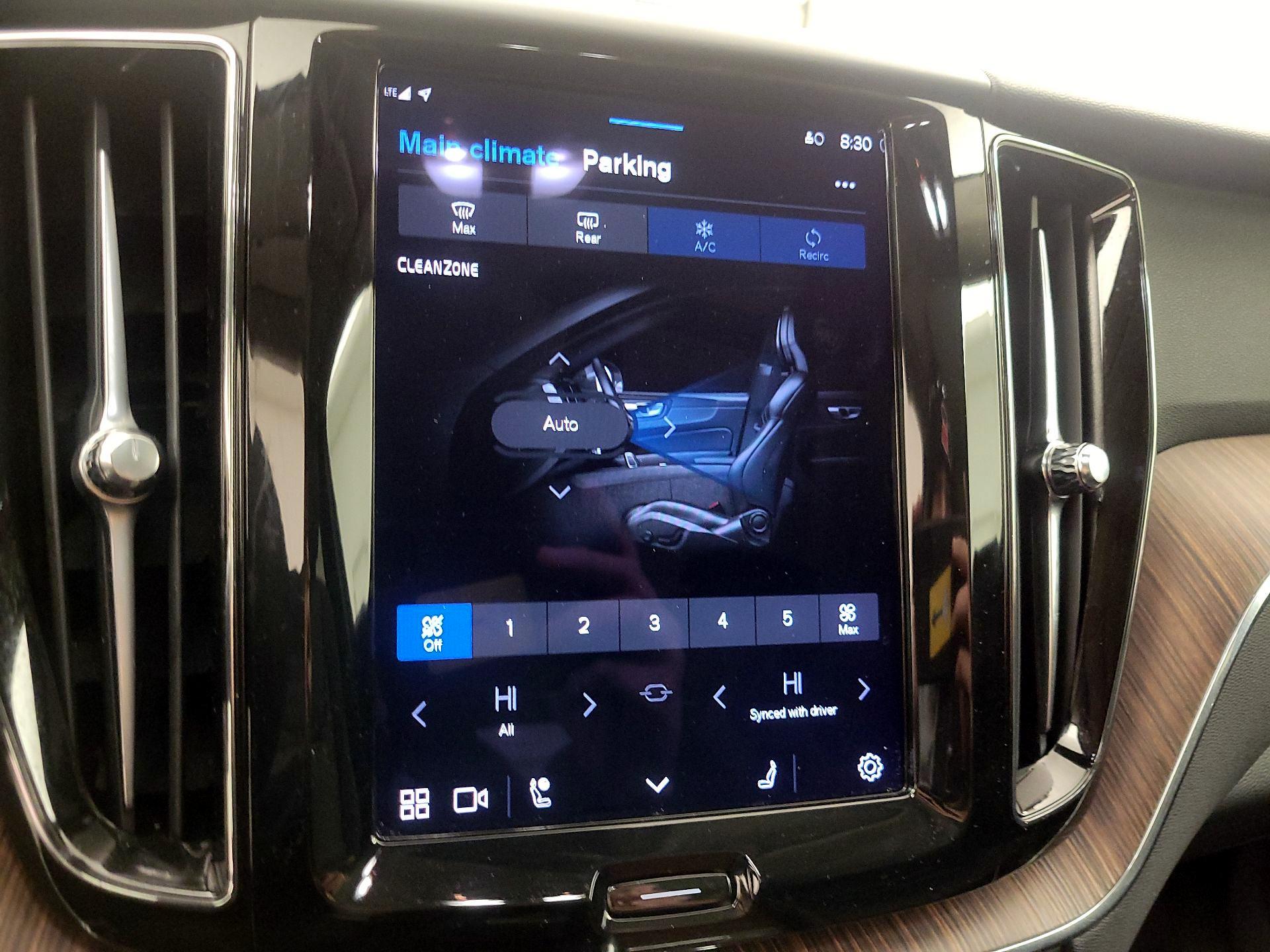 Thumbnail: 2023 Volvo XC60 - 16