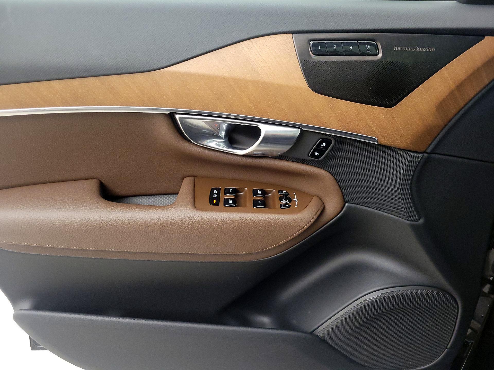 Thumbnail: 2022 Volvo XC90 - 12