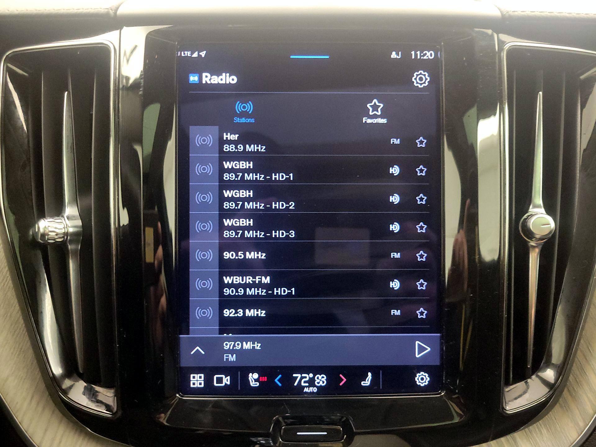 Thumbnail: 2022 Volvo XC60 - 15