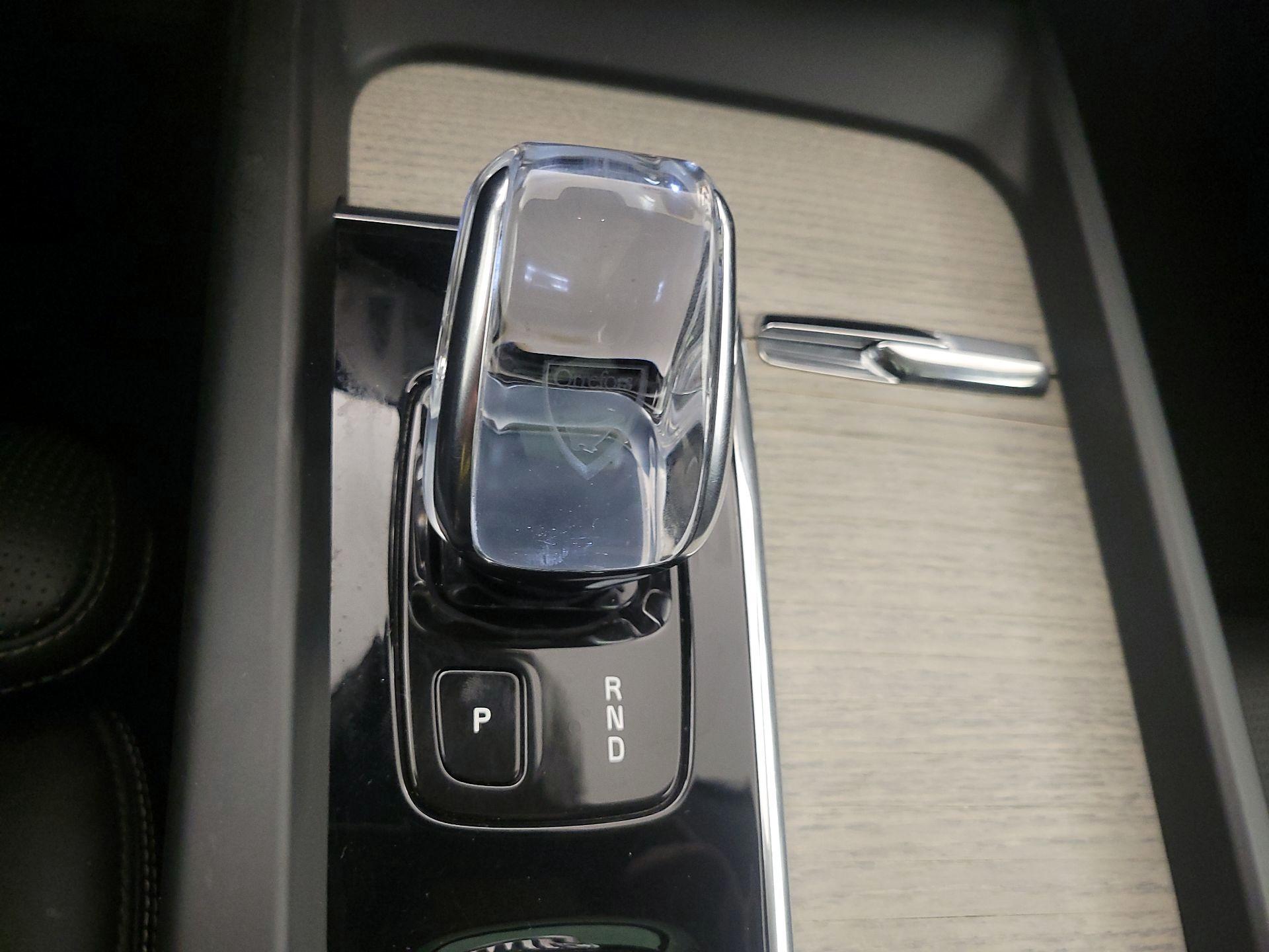 Thumbnail: 2022 Volvo XC60 - 17