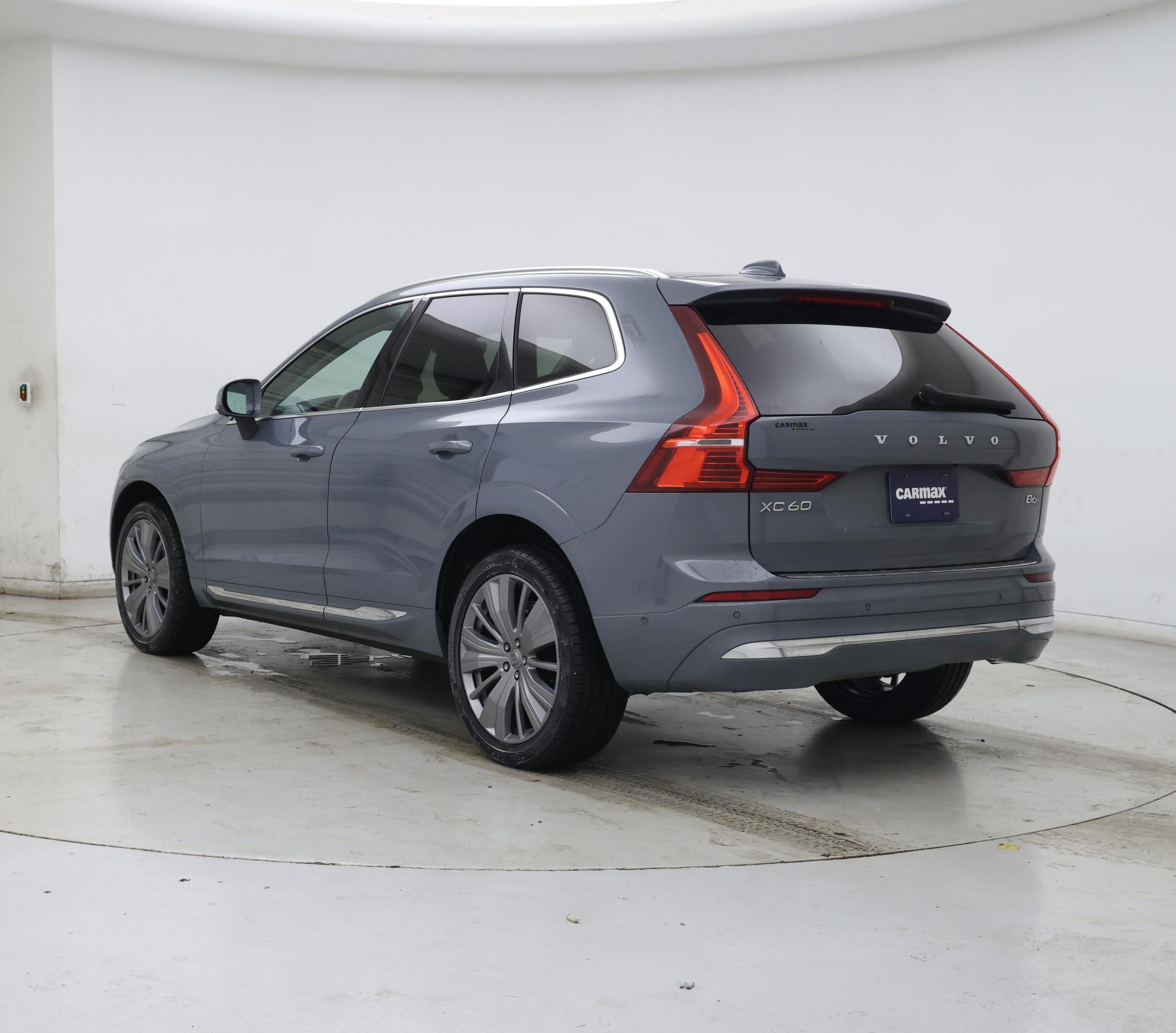Thumbnail: 2022 Volvo XC60 - 2