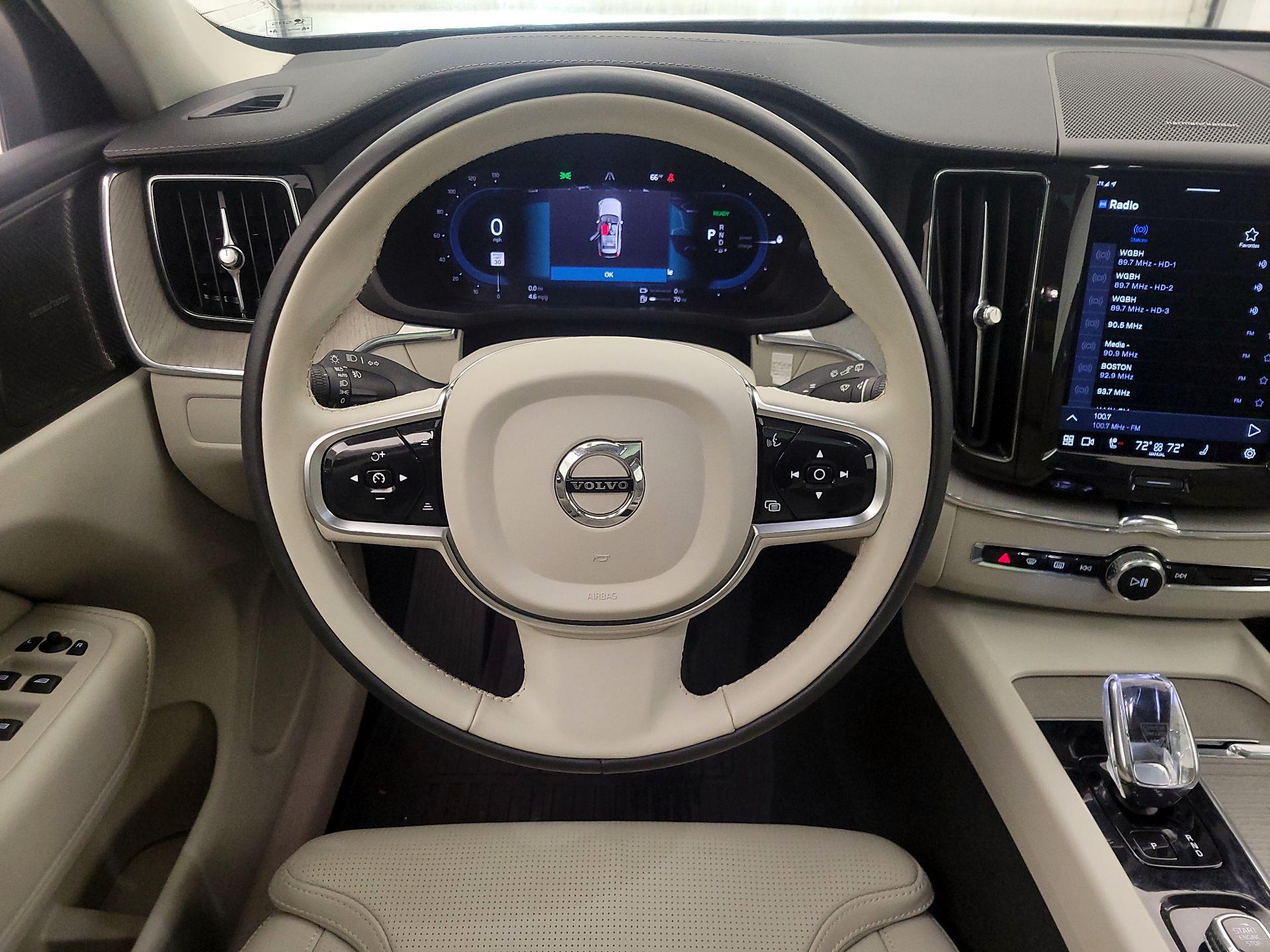 Thumbnail: 2023 Volvo XC60 - 10