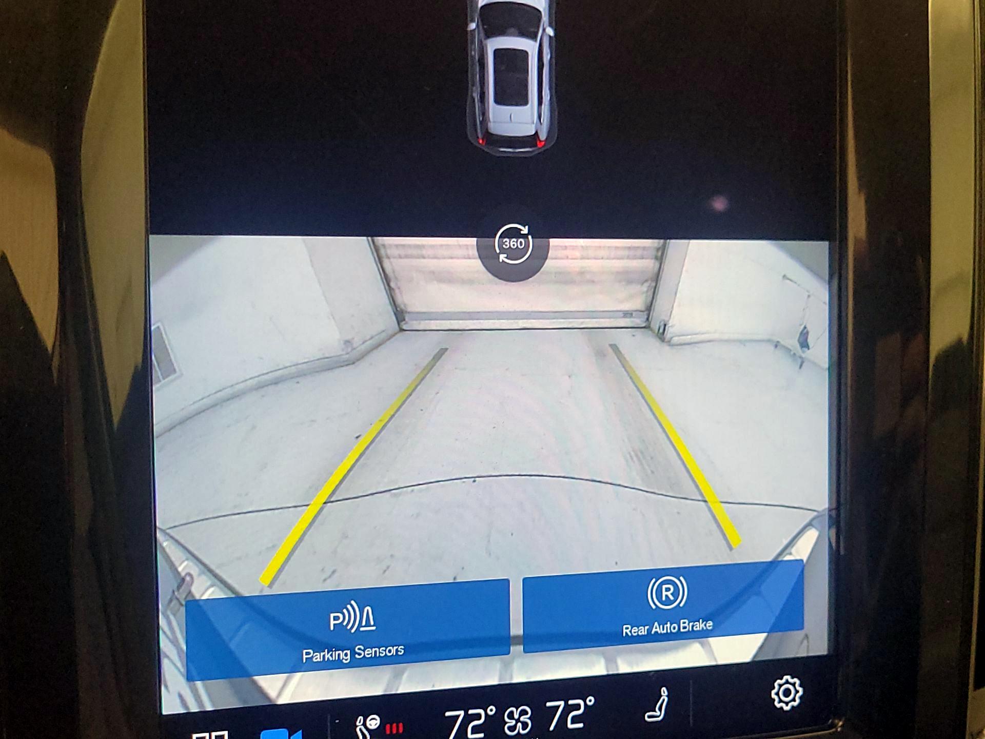 Thumbnail: 2023 Volvo XC60 - 14