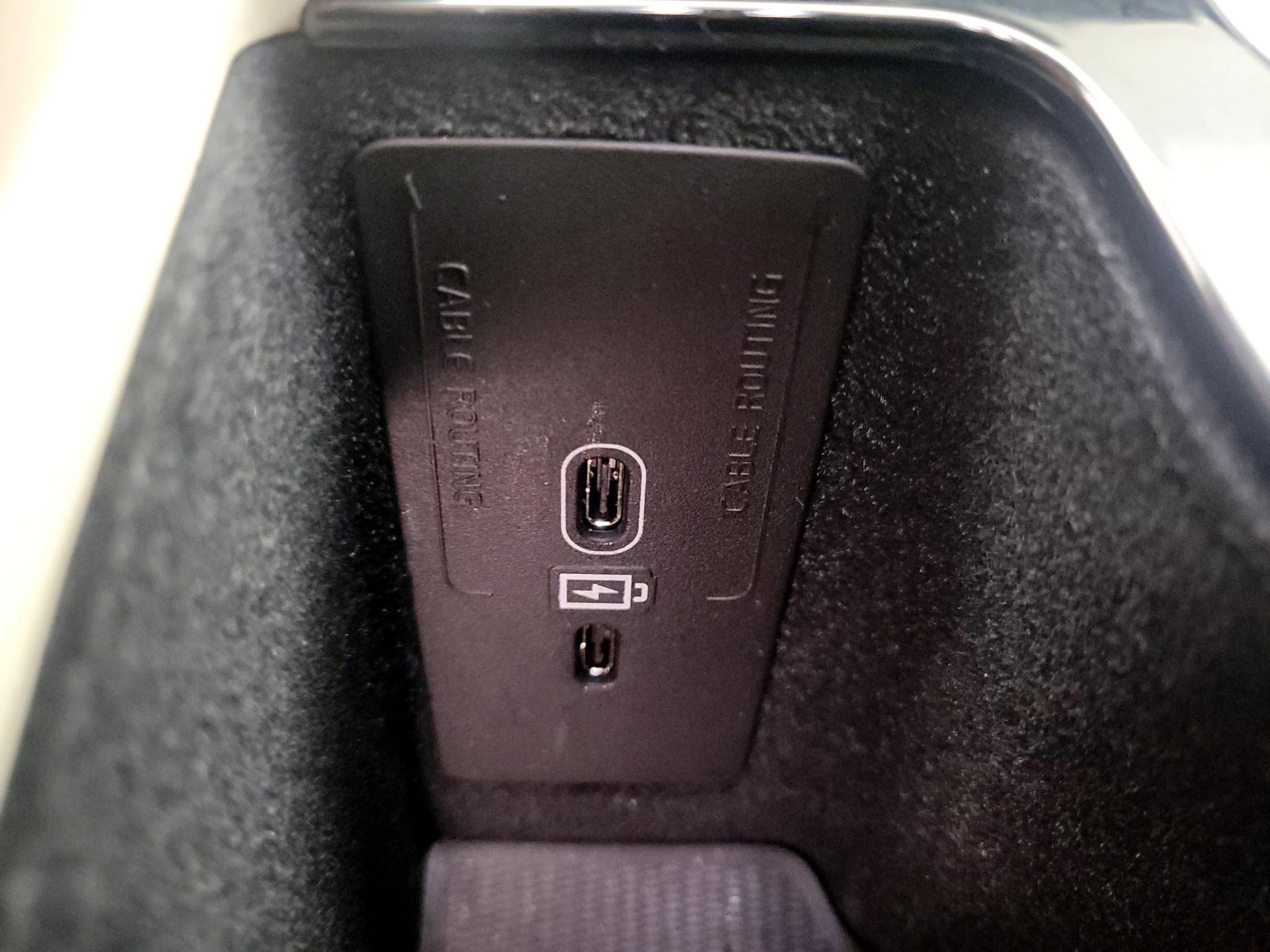 Thumbnail: 2023 Volvo XC60 - 18