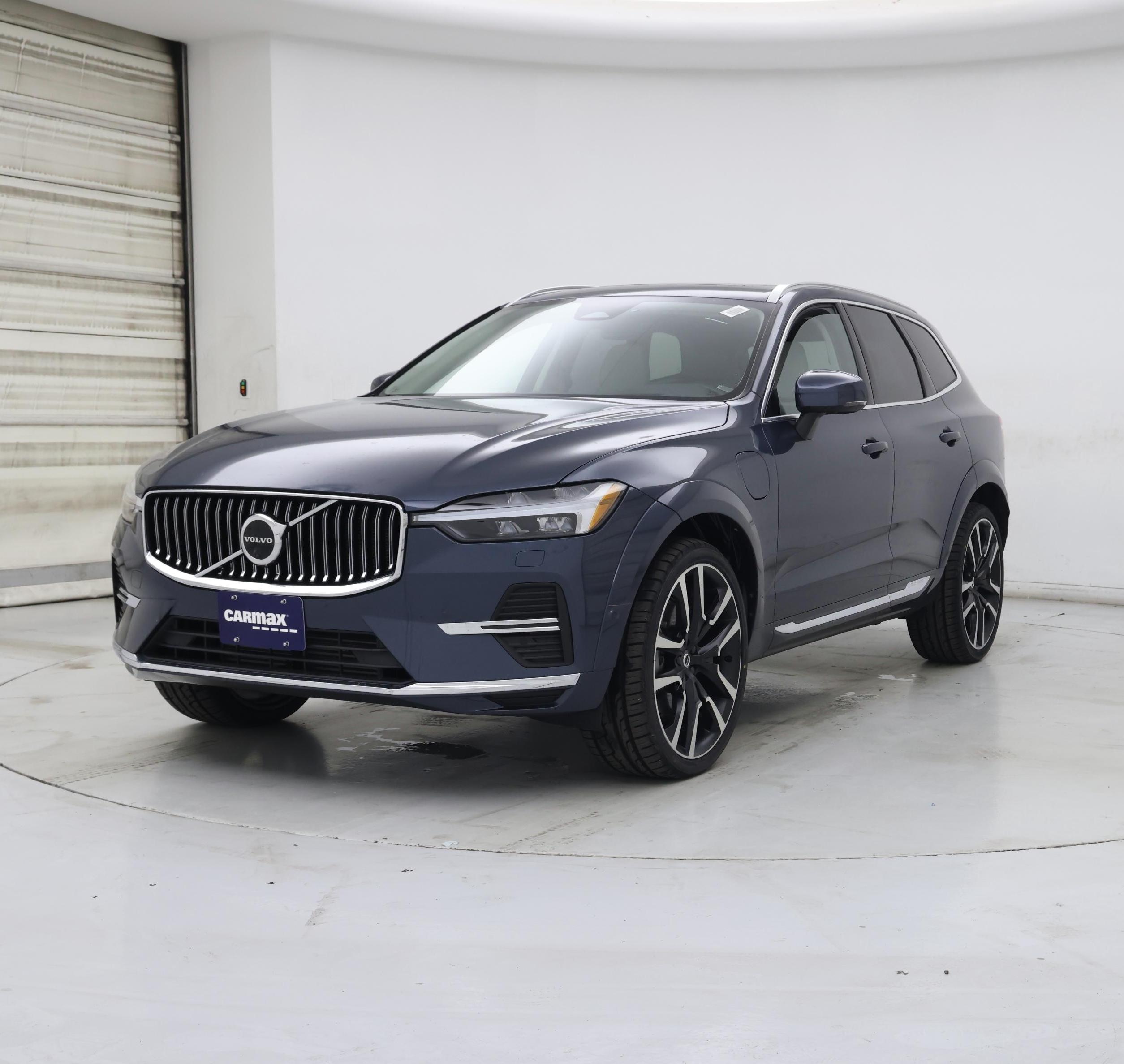 Thumbnail: 2023 Volvo XC60 - 4