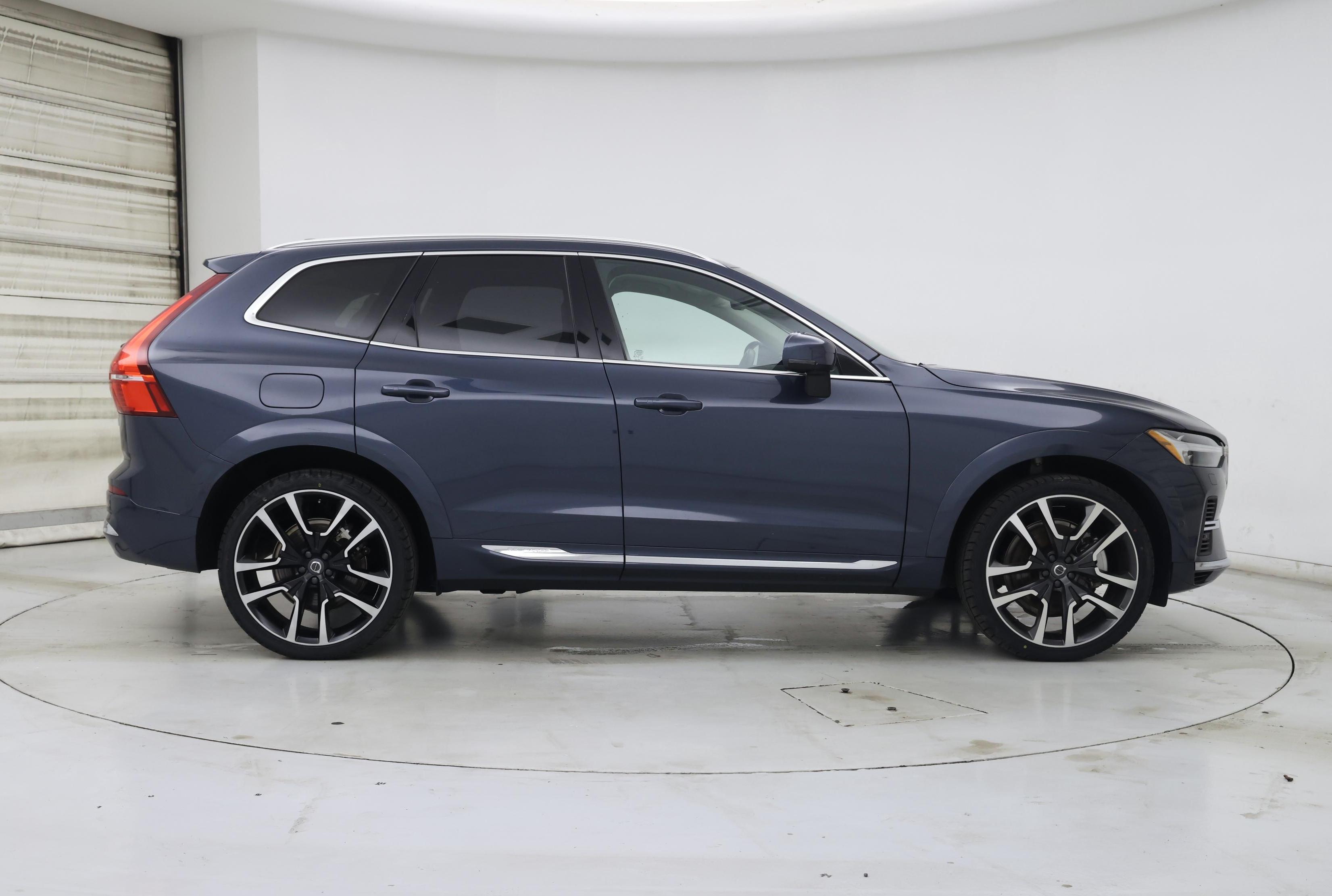 Thumbnail: 2023 Volvo XC60 - 7