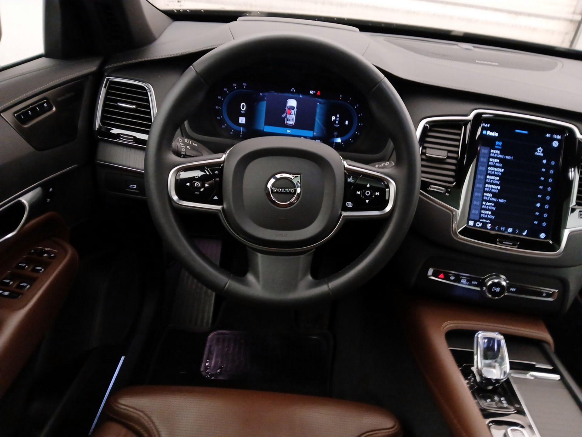 Thumbnail: 2023 Volvo XC90 - 10