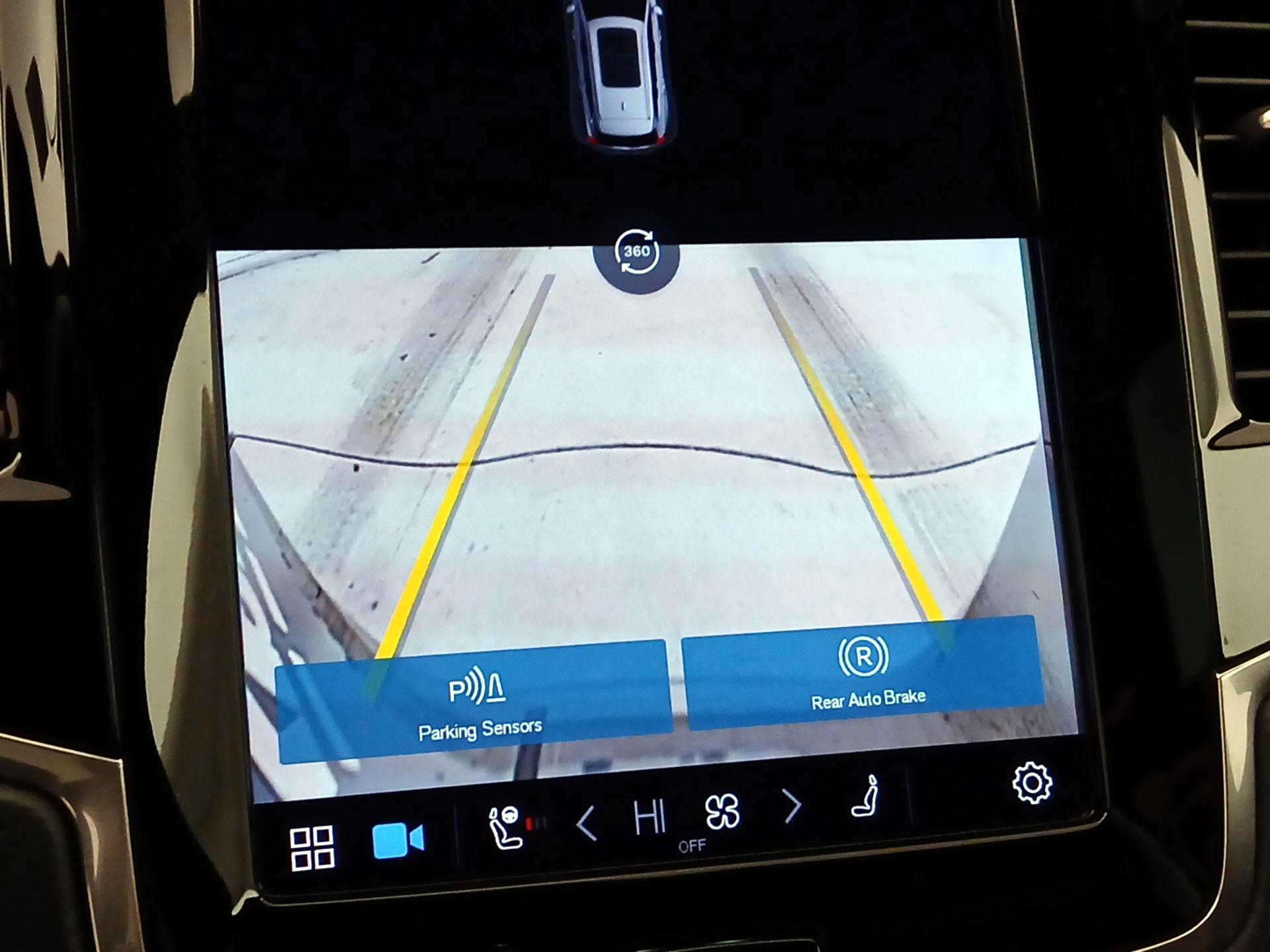 Thumbnail: 2023 Volvo XC90 - 14