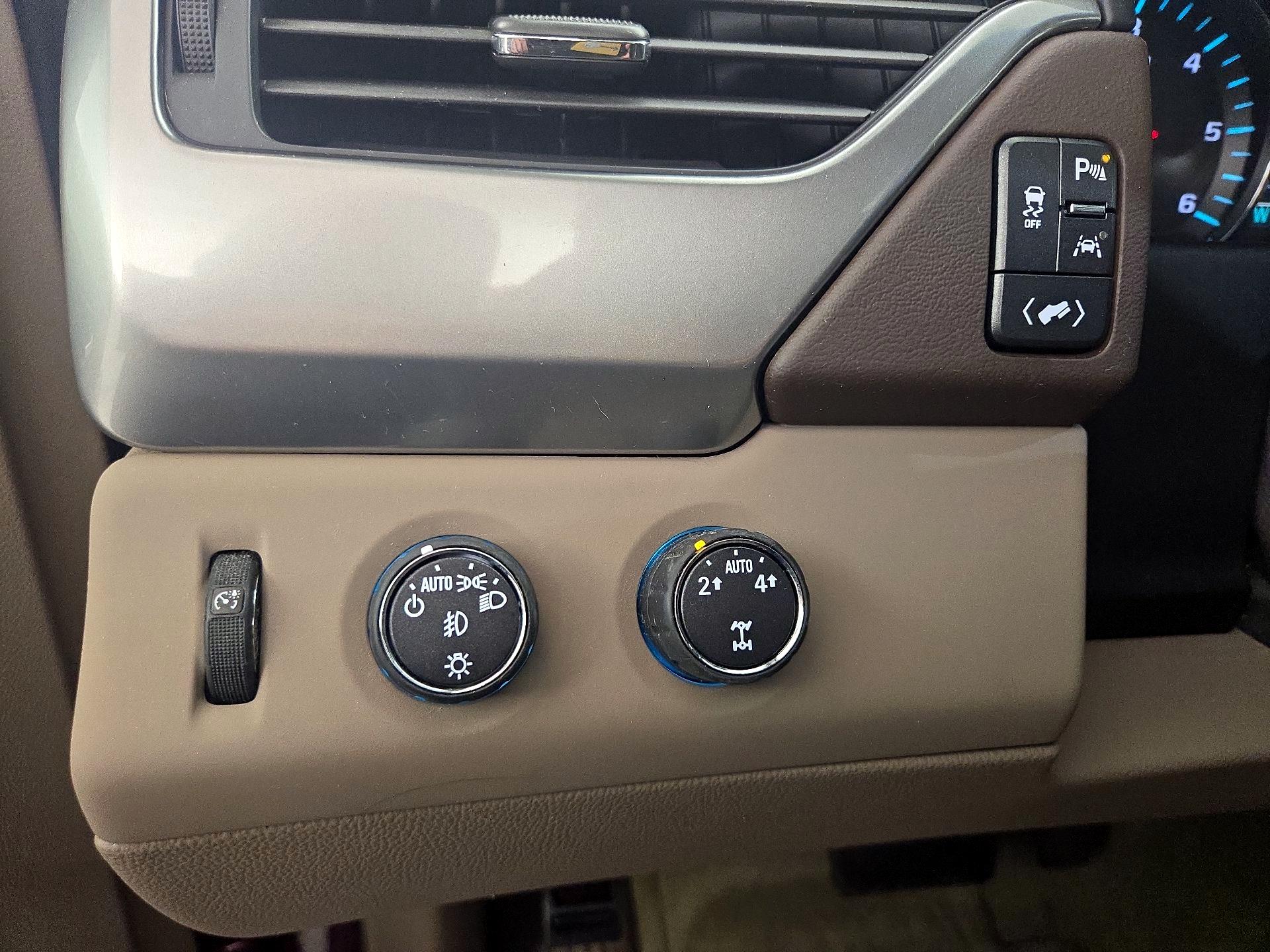 Thumbnail: 2016 Chevrolet Tahoe - 13