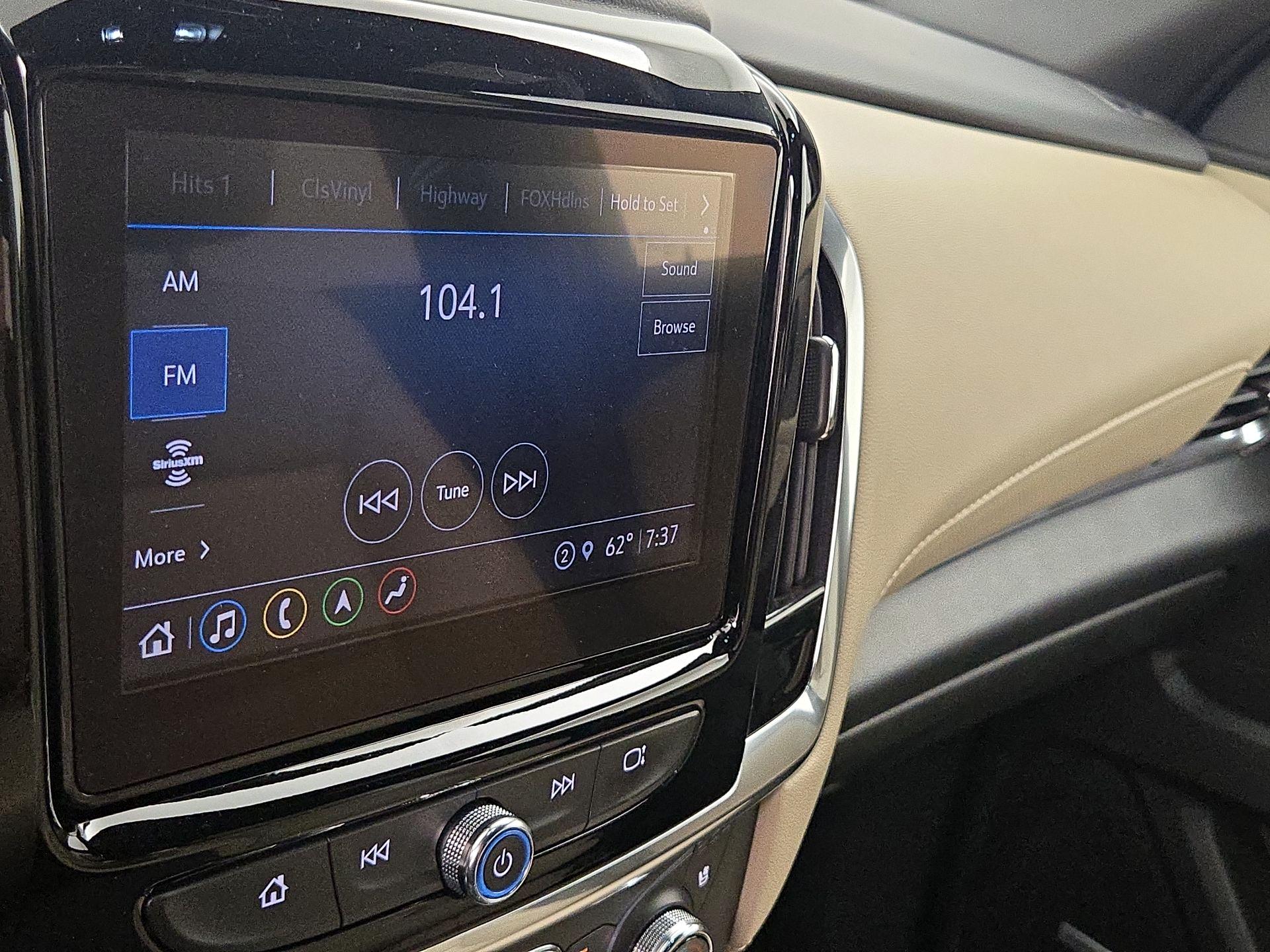 Thumbnail: 2023 Chevrolet Traverse - 16