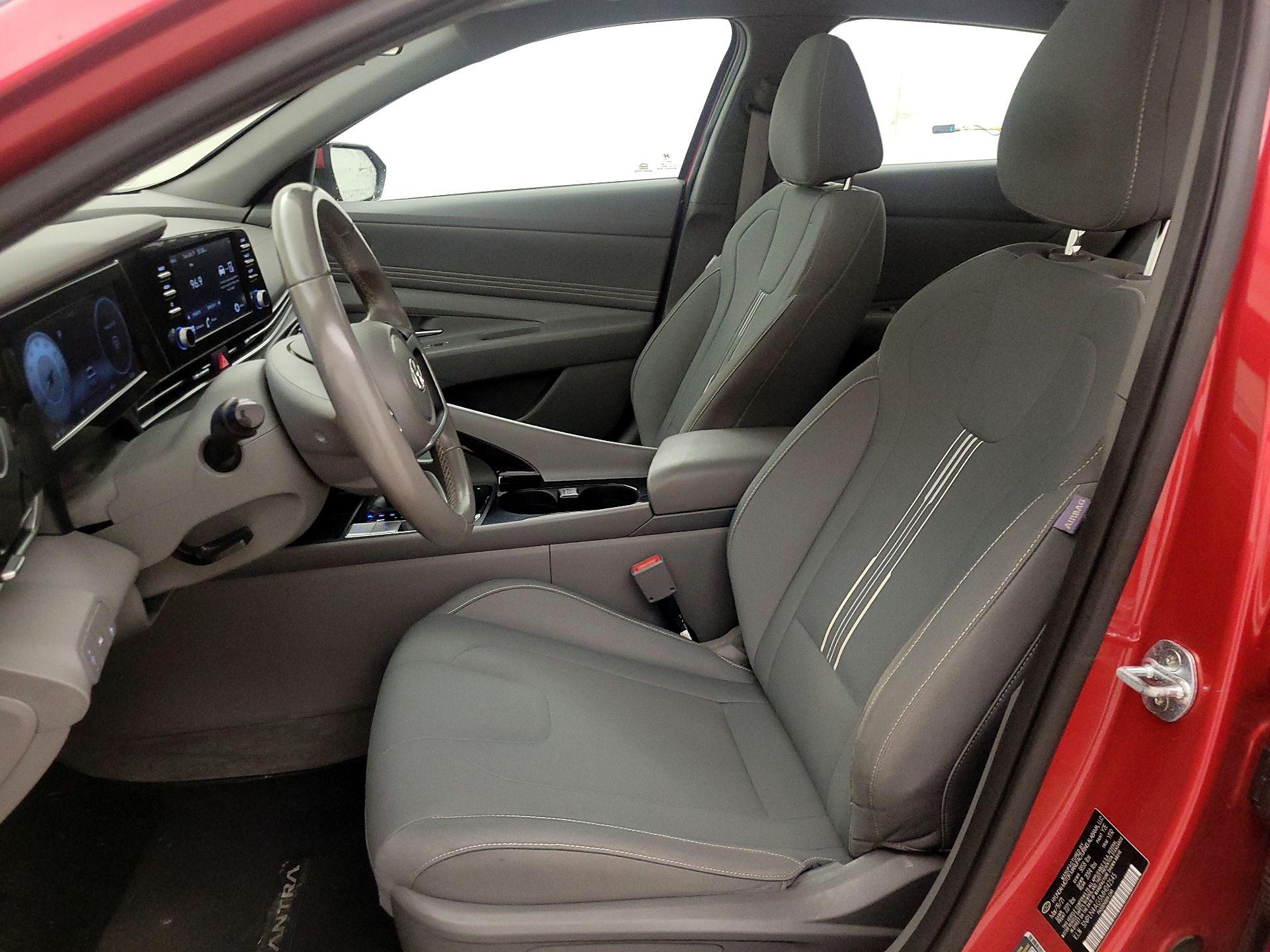 Thumbnail: 2021 Hyundai Elantra - 11