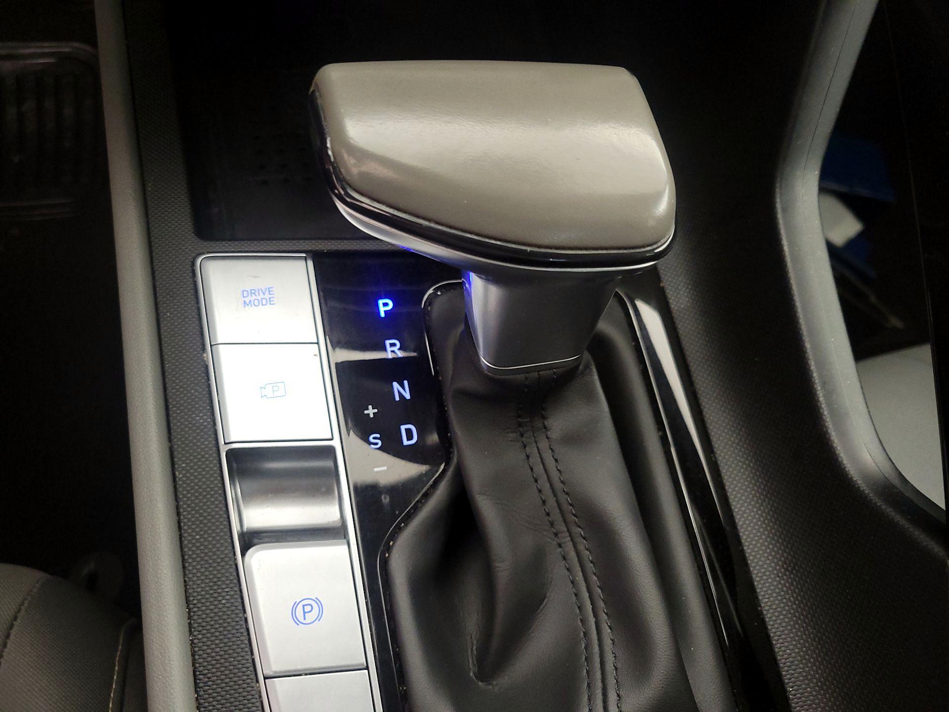 Thumbnail: 2021 Hyundai Elantra - 17