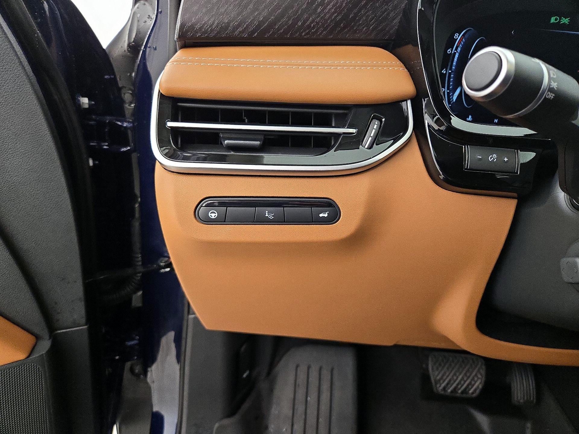 Thumbnail: 2024 INFINITI QX60 - 13