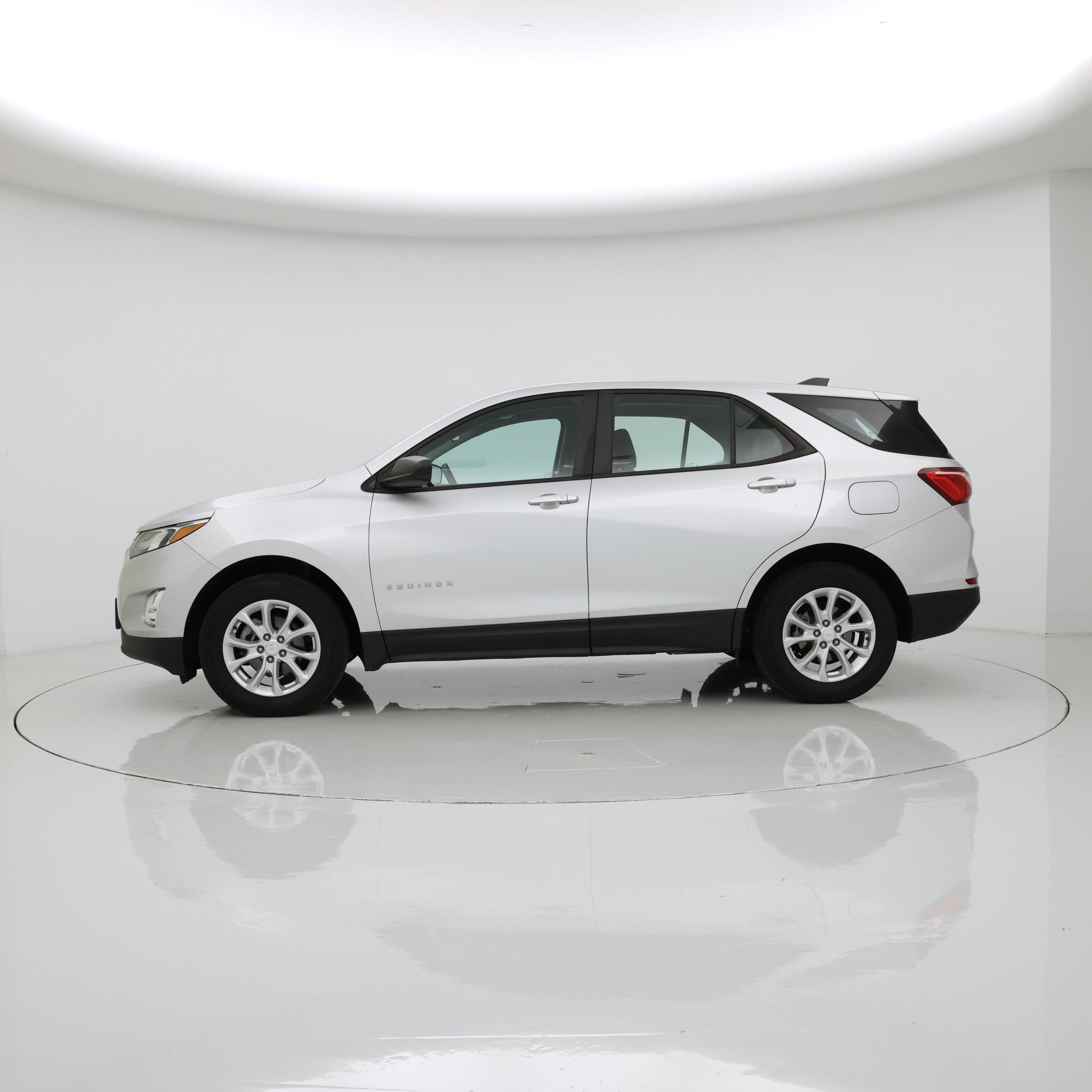 Thumbnail: 2021 Chevrolet Equinox - 3