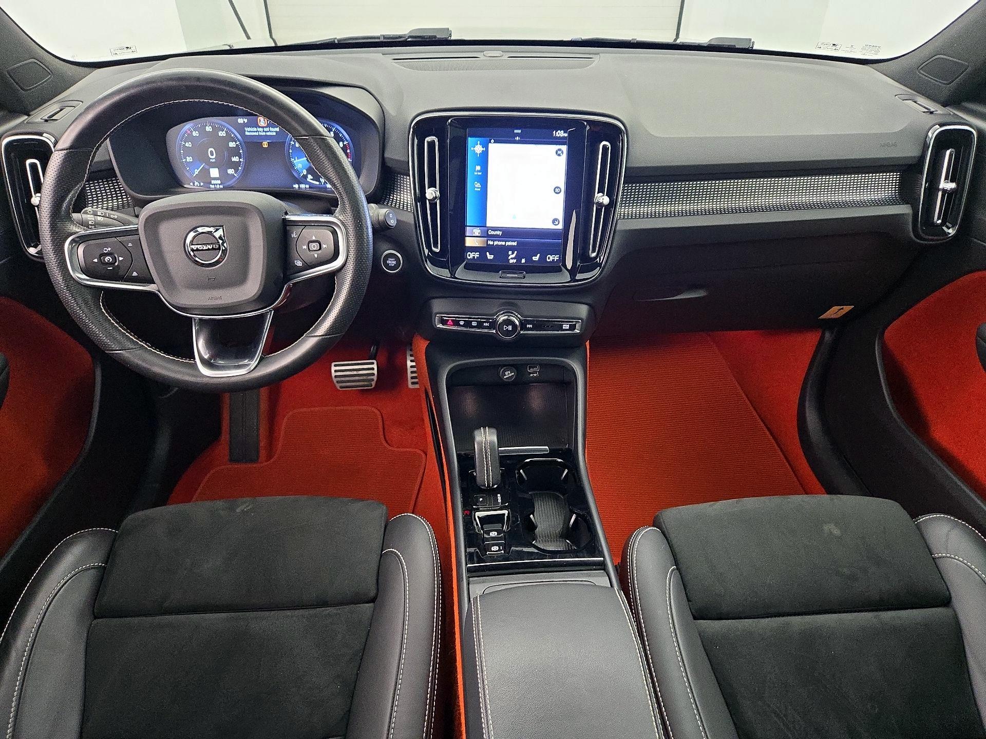 Thumbnail: 2021 Volvo XC40 - 9