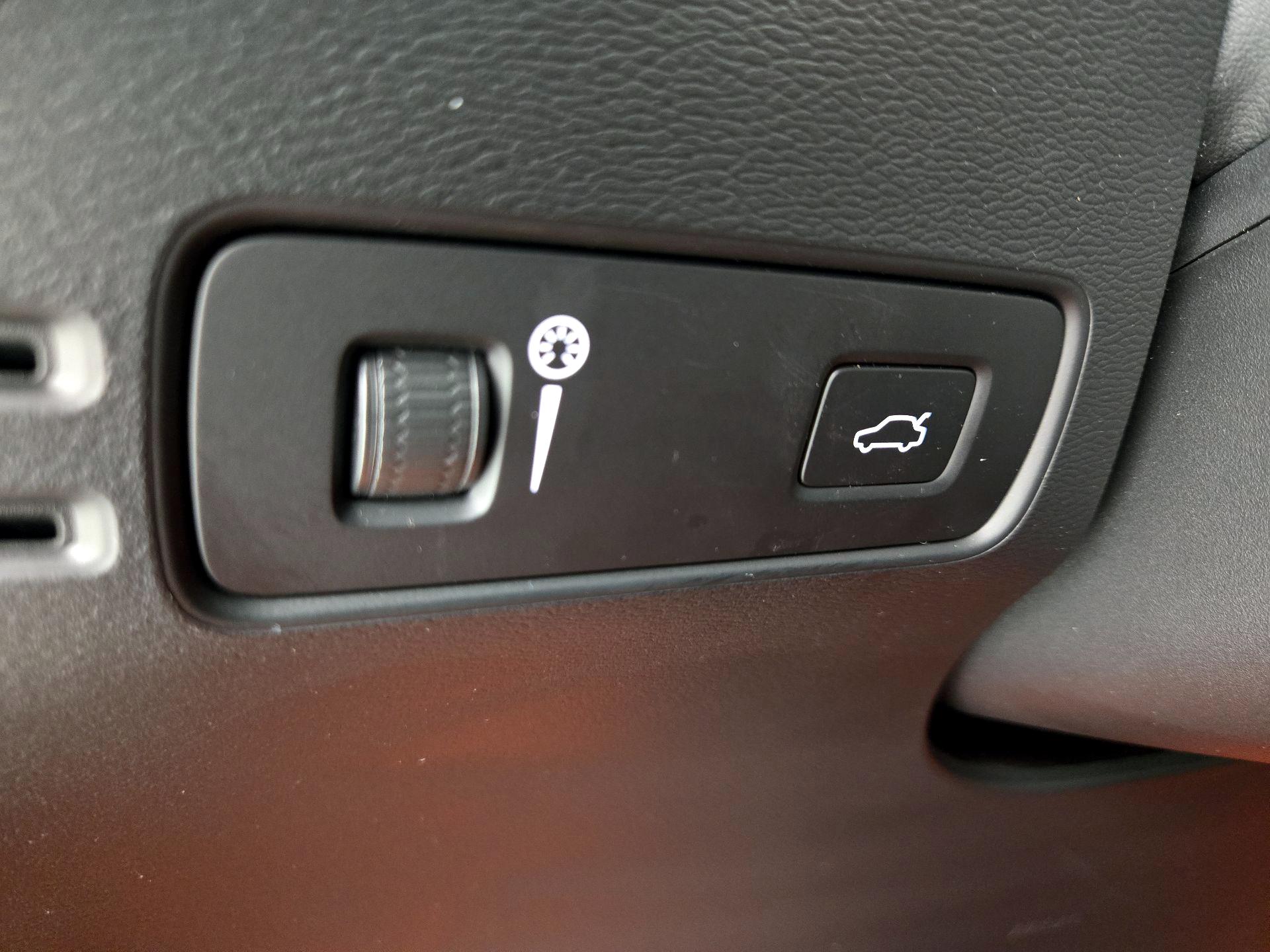 Thumbnail: 2021 Volvo XC40 - 13