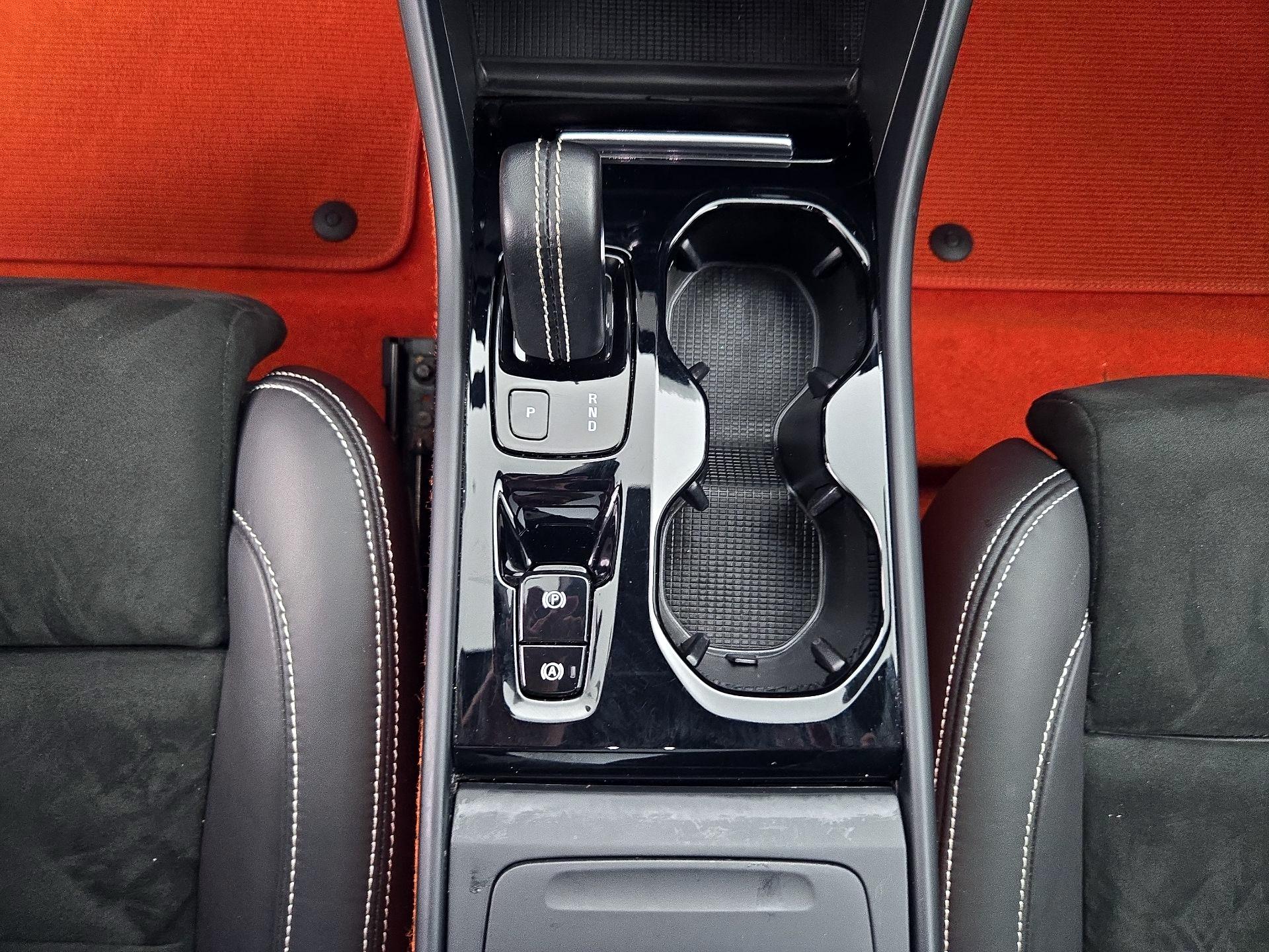 Thumbnail: 2021 Volvo XC40 - 18